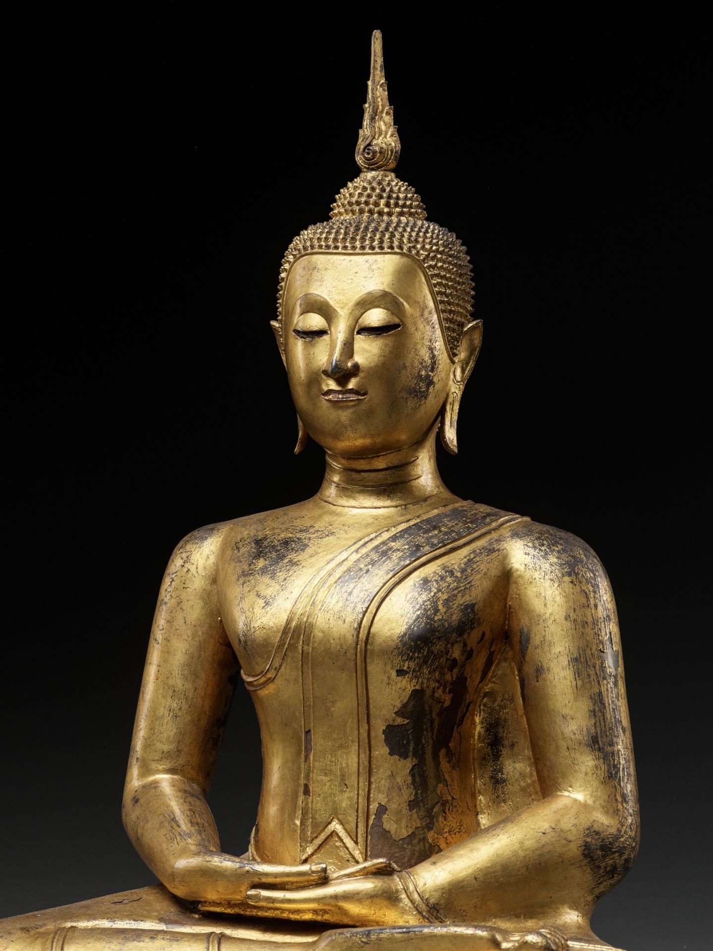 A MAGNIFICENT GILT BRONZE FIGURE OF BUDDHA, SUKHOTHAI - Bild 2 aus 12