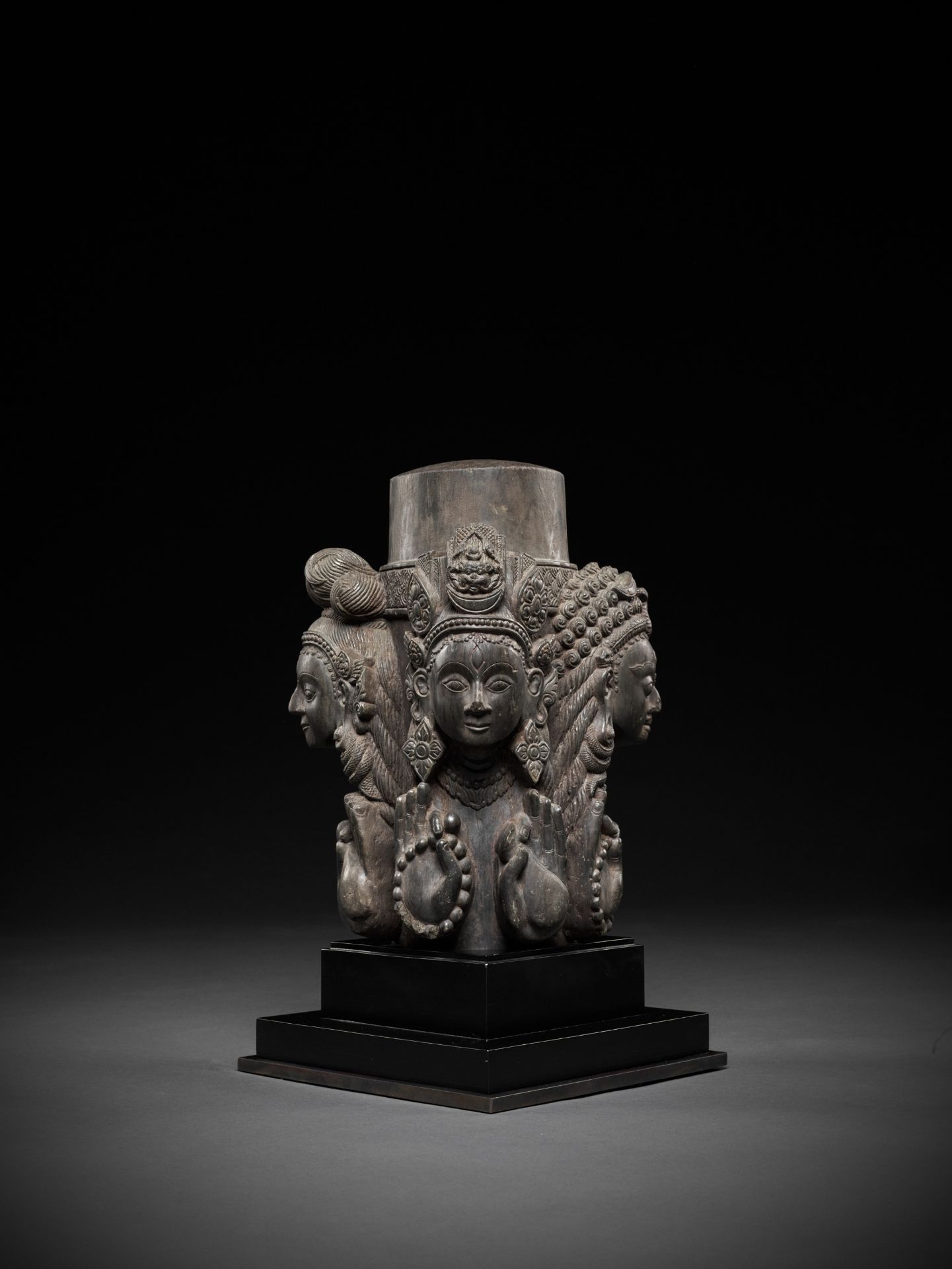 A CARVED STONE LINGA, NEPAL, 16TH-17TH CENTURY - Bild 17 aus 17