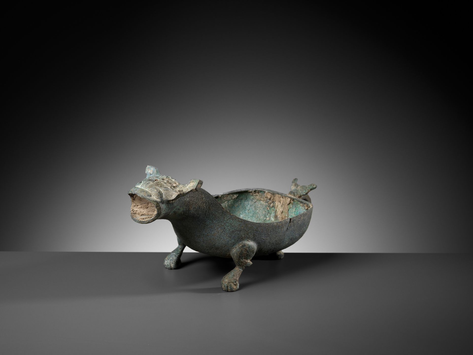 A RARE BRONZE 'ROARING BULL' POURING VESSEL, YI, SPRING AND AUTUMN PERIOD - Image 7 of 13
