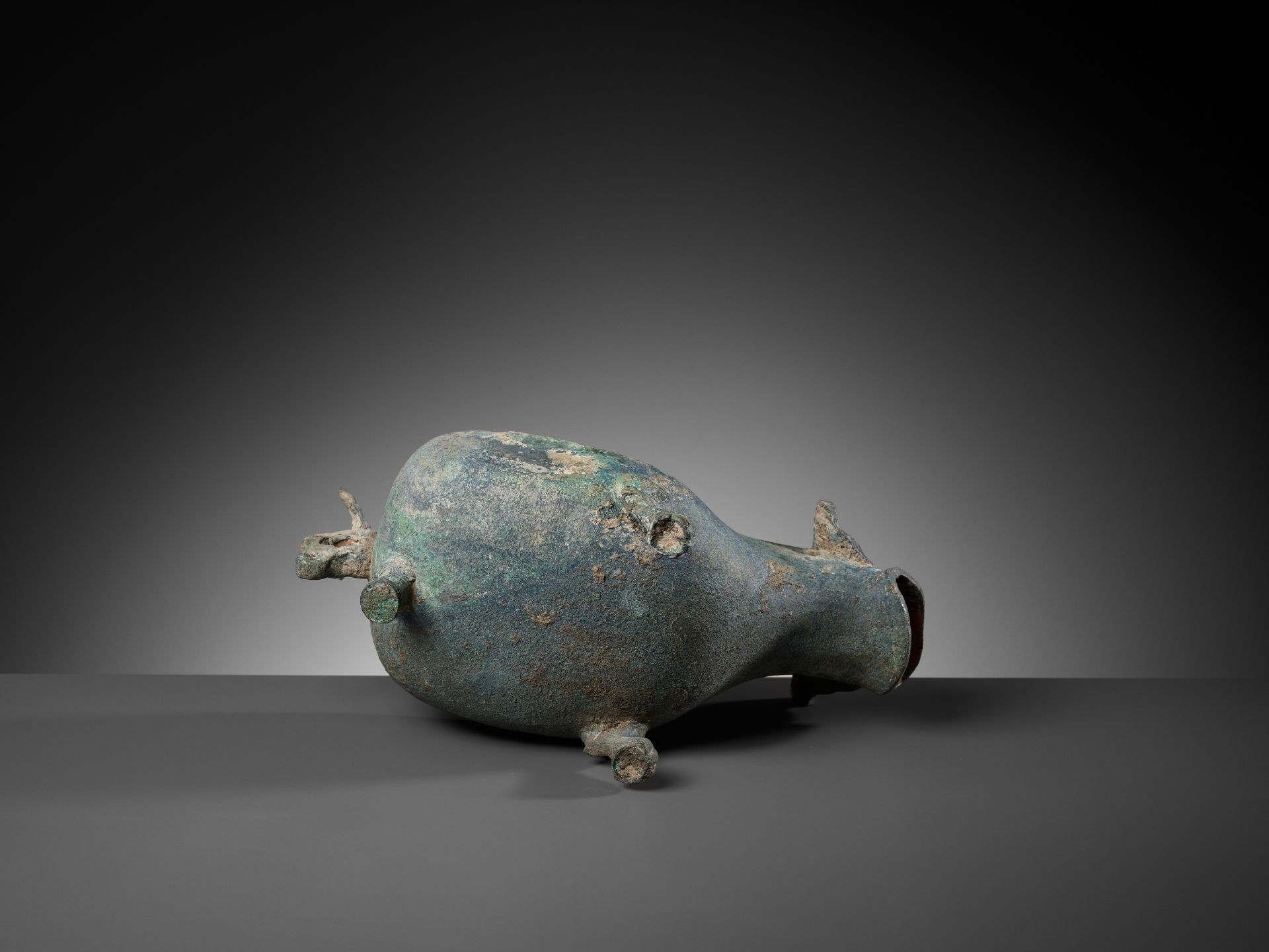 A RARE BRONZE 'ROARING BULL' POURING VESSEL, YI, SPRING AND AUTUMN PERIOD - Image 11 of 13