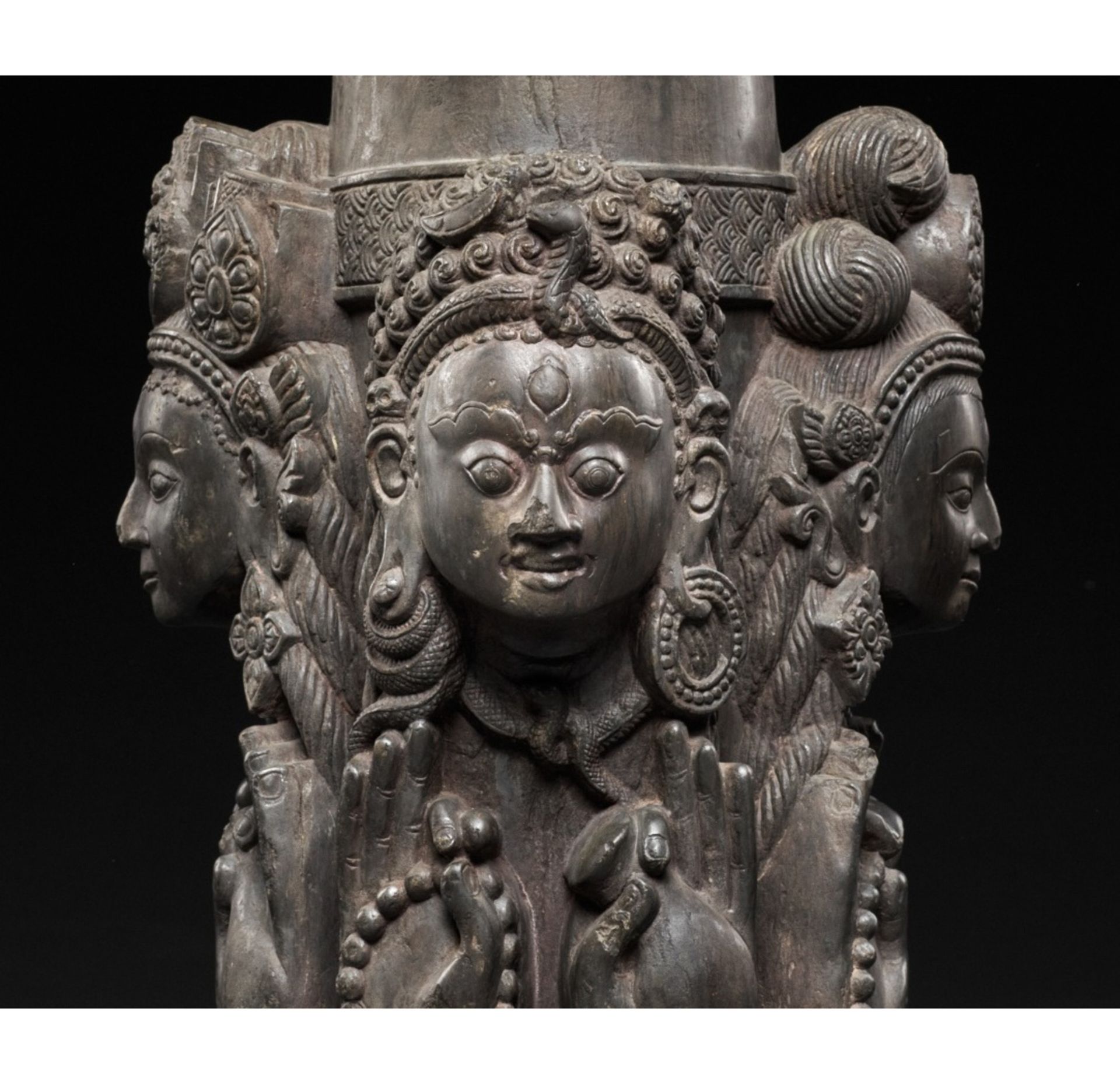 A CARVED STONE LINGA, NEPAL, 16TH-17TH CENTURY - Bild 2 aus 17