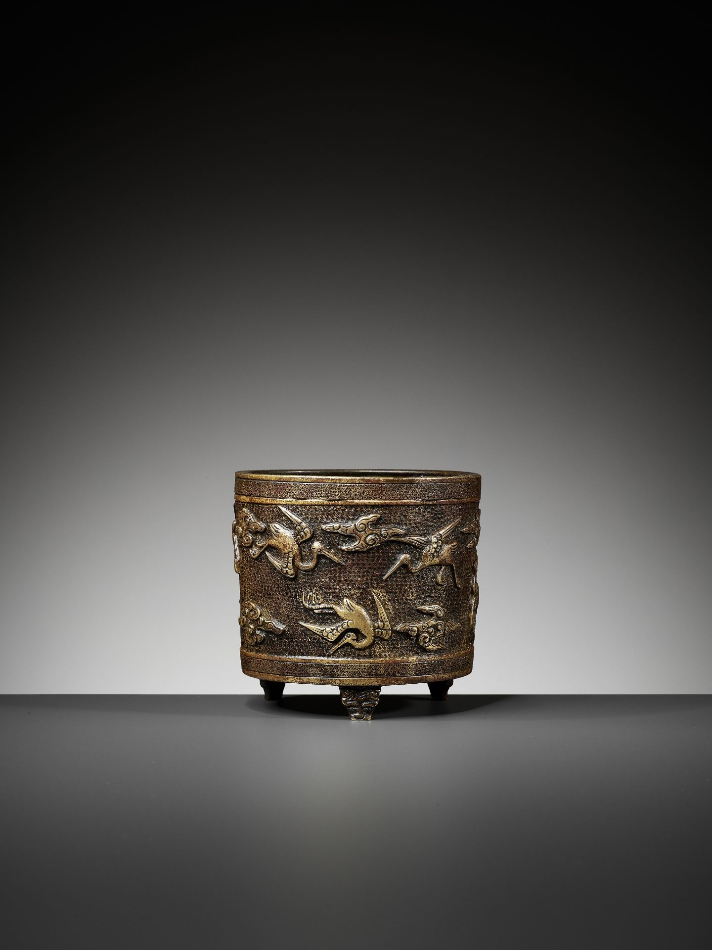 A HU WENMING PARCEL-GILT TRIPOD CENSER, MING DYNASTY - Bild 13 aus 15