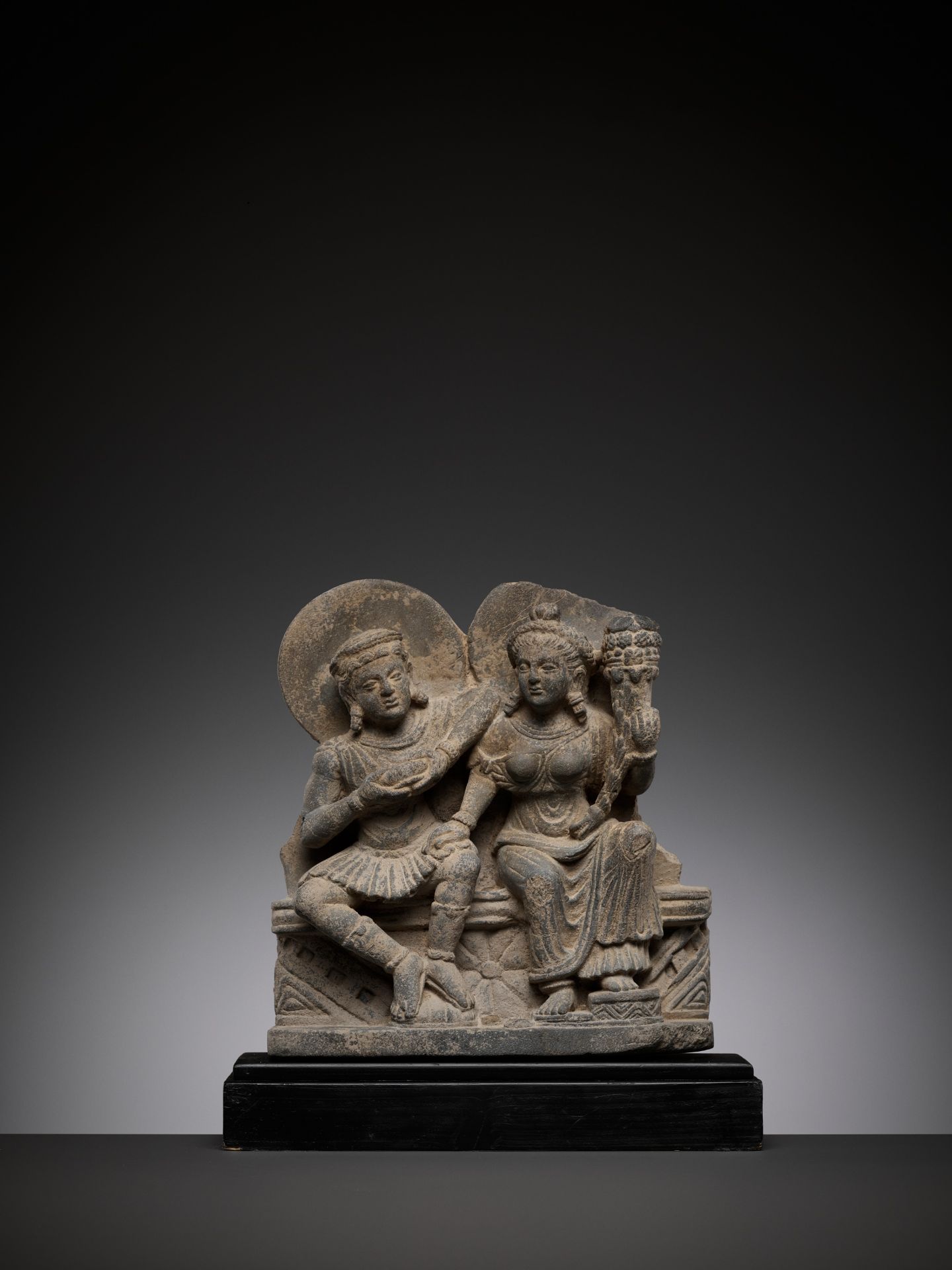 A SCHIST RELIEF DEPICTING HARITI AND PANCHIKA, KUSHAN PERIOD - Bild 10 aus 10