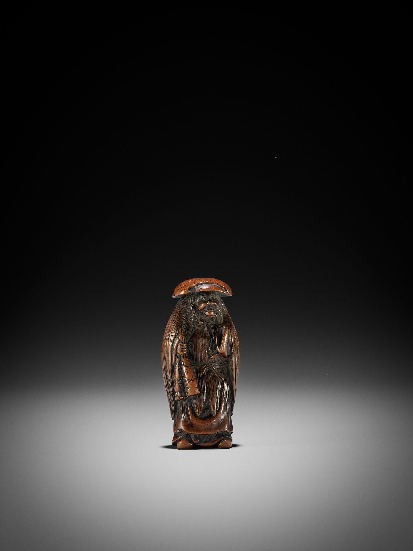 A LARGE WOOD NETSUKE OF MOSO - Bild 8 aus 12