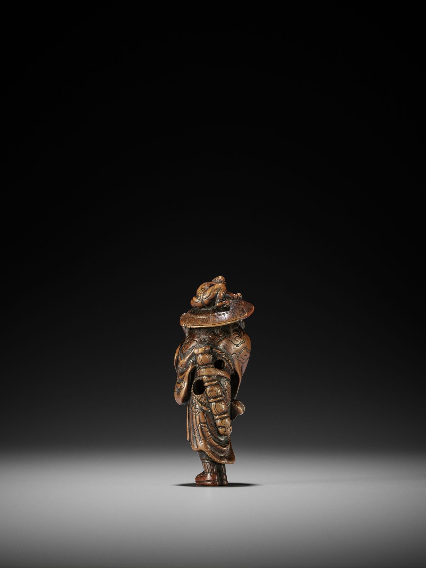 MITSUHARU: A SUPERB WOOD NETSUKE OF SHOKI AND ONI - Bild 3 aus 12