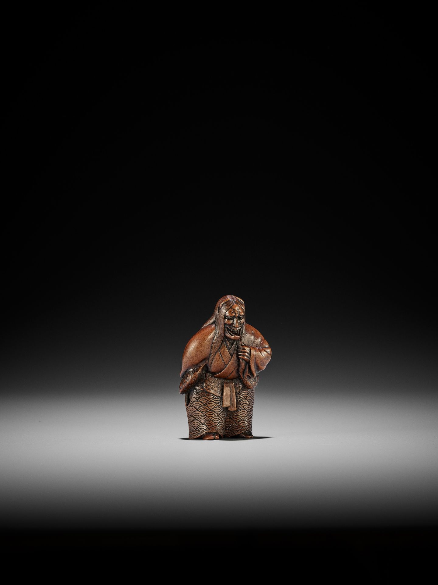 A POWERFUL WOOD NETSUKE OF KIYOHIME - Bild 7 aus 8