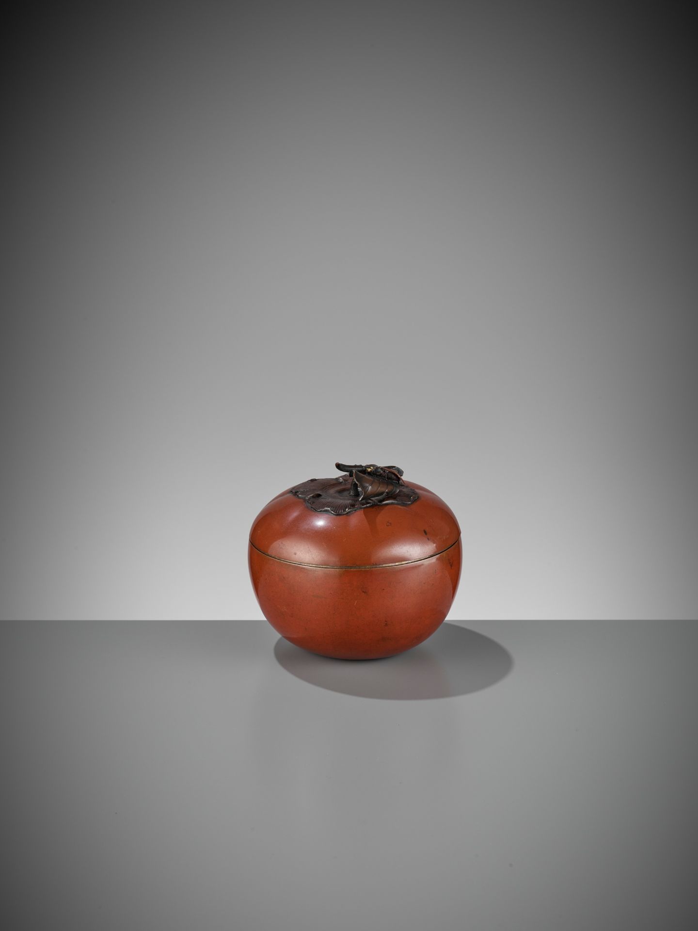 A BRONZE PERSIMMON-FORM INCENSE BOX AND COVER - Image 6 of 9