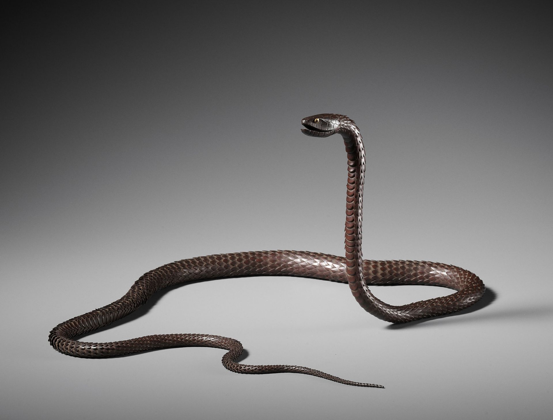 MYOCHIN MUNEKAZU: A SUPERB IRON ARTICULATED MODEL OF A SNAKE - Image 2 of 13