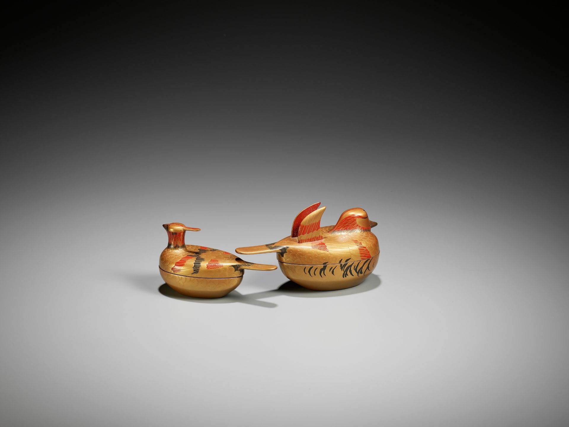 A PAIR OF GOLD LACQUER DUCK-FORM KOGO (INCENSE BOXES) AND COVERS - Image 6 of 9