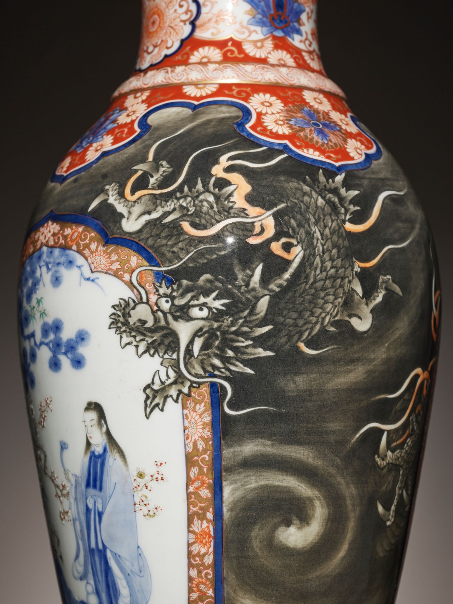 AN IMPRESSIVE KORANSHA FUKUGAWA VASE WITH TEKKAI SENNIN AND DRAGONS - Image 3 of 10