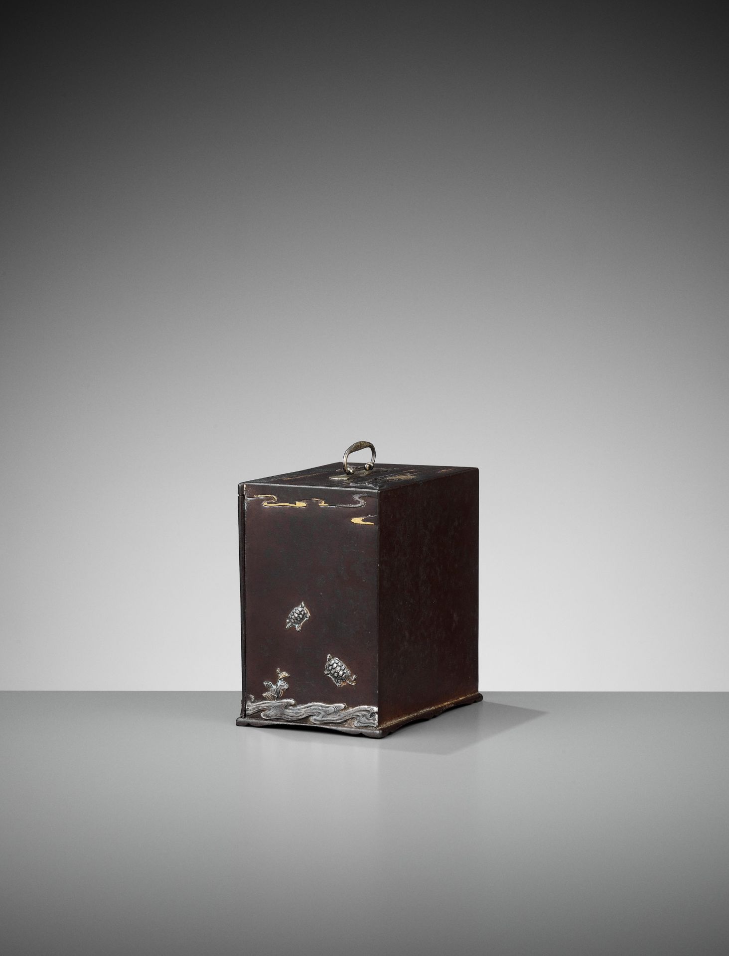 AN EXCEPTIONALLY RARE INLAID IRON MINIATURE KODANSU (CABINET) WITH TURTLES AND CRANES - Image 7 of 10