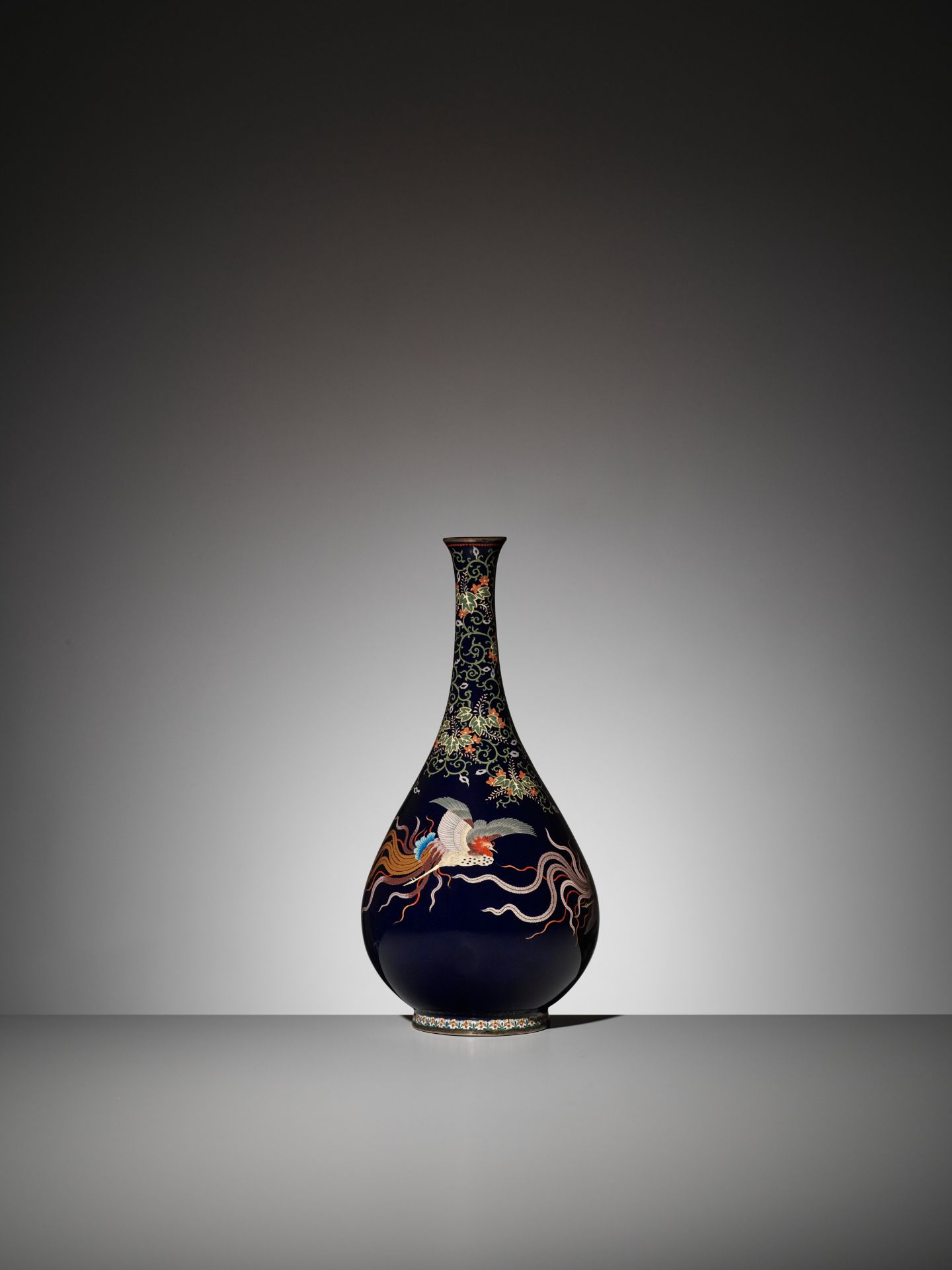 A SUPERB MIDNIGHT-BLUE CLOISONNÃ‰ VASE DEPICTING HO-O BIRDS AND KIRI LEAVES - Image 4 of 9