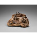 AN UNUSUAL BRONZE AND ROOTWOOD OKIMONO OF A CRAB ROCK