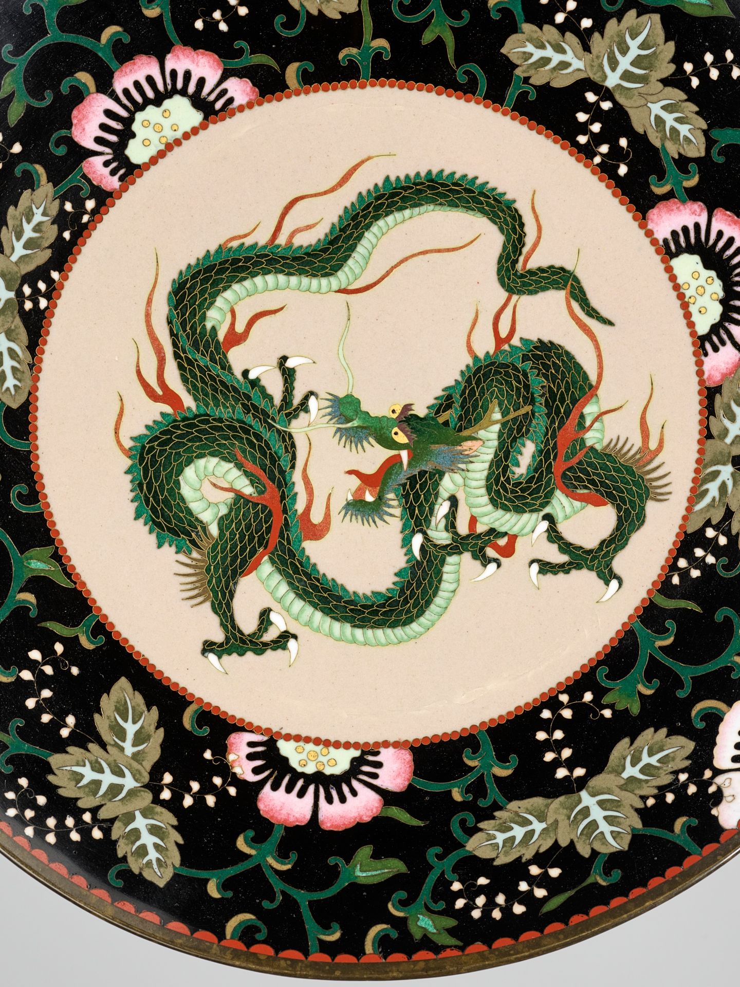 A DRAMATIC CLOISONNÃ‰-ENAMEL DRAGON PLATE - Image 3 of 6