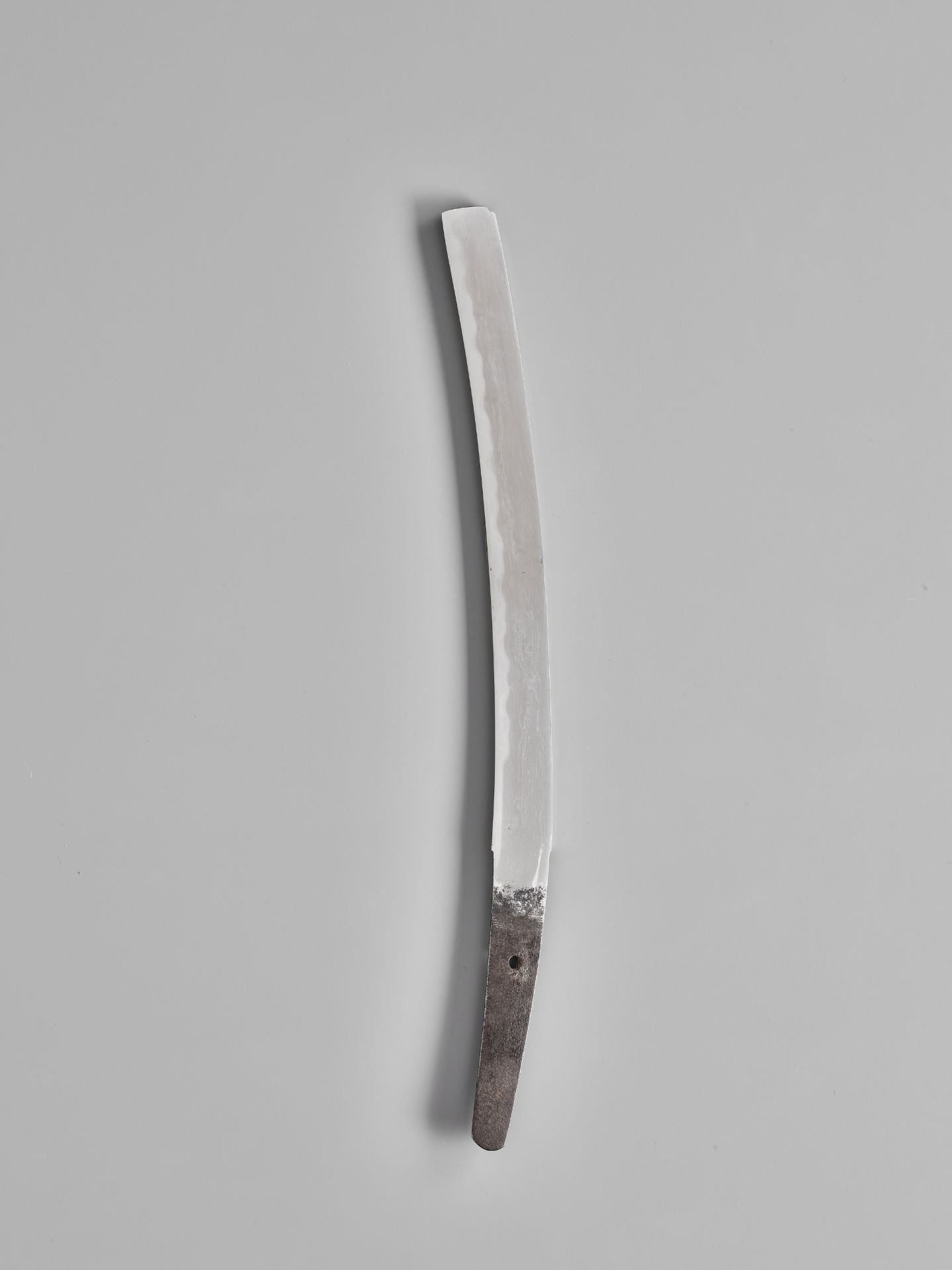 AN EXTREMELY RARE KUBIKIRI ('HEAD-CUTTER') TANTO IN KOSHIRAE - Bild 4 aus 6