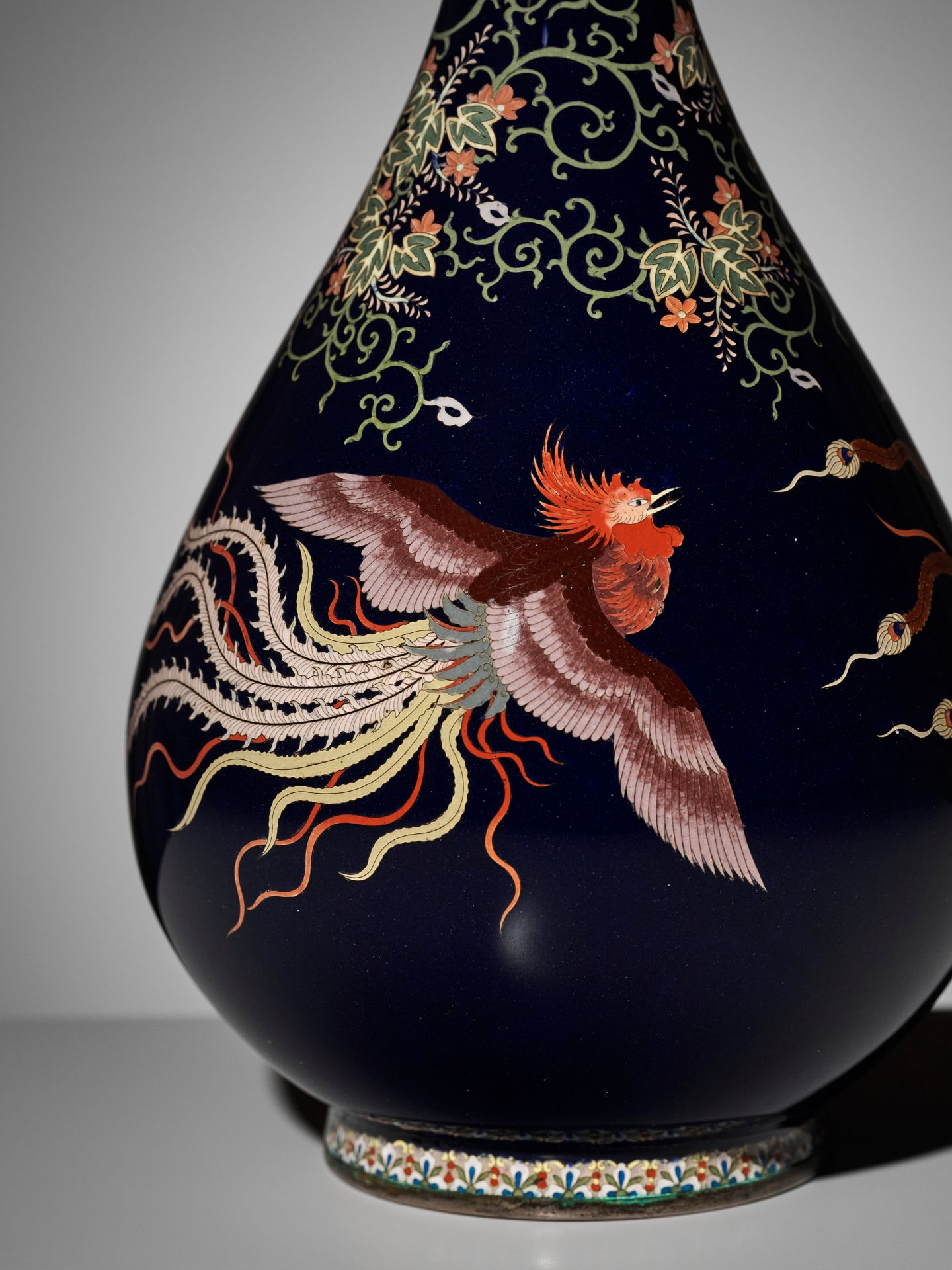 A SUPERB MIDNIGHT-BLUE CLOISONNÃ‰ VASE DEPICTING HO-O BIRDS AND KIRI LEAVES - Image 3 of 9