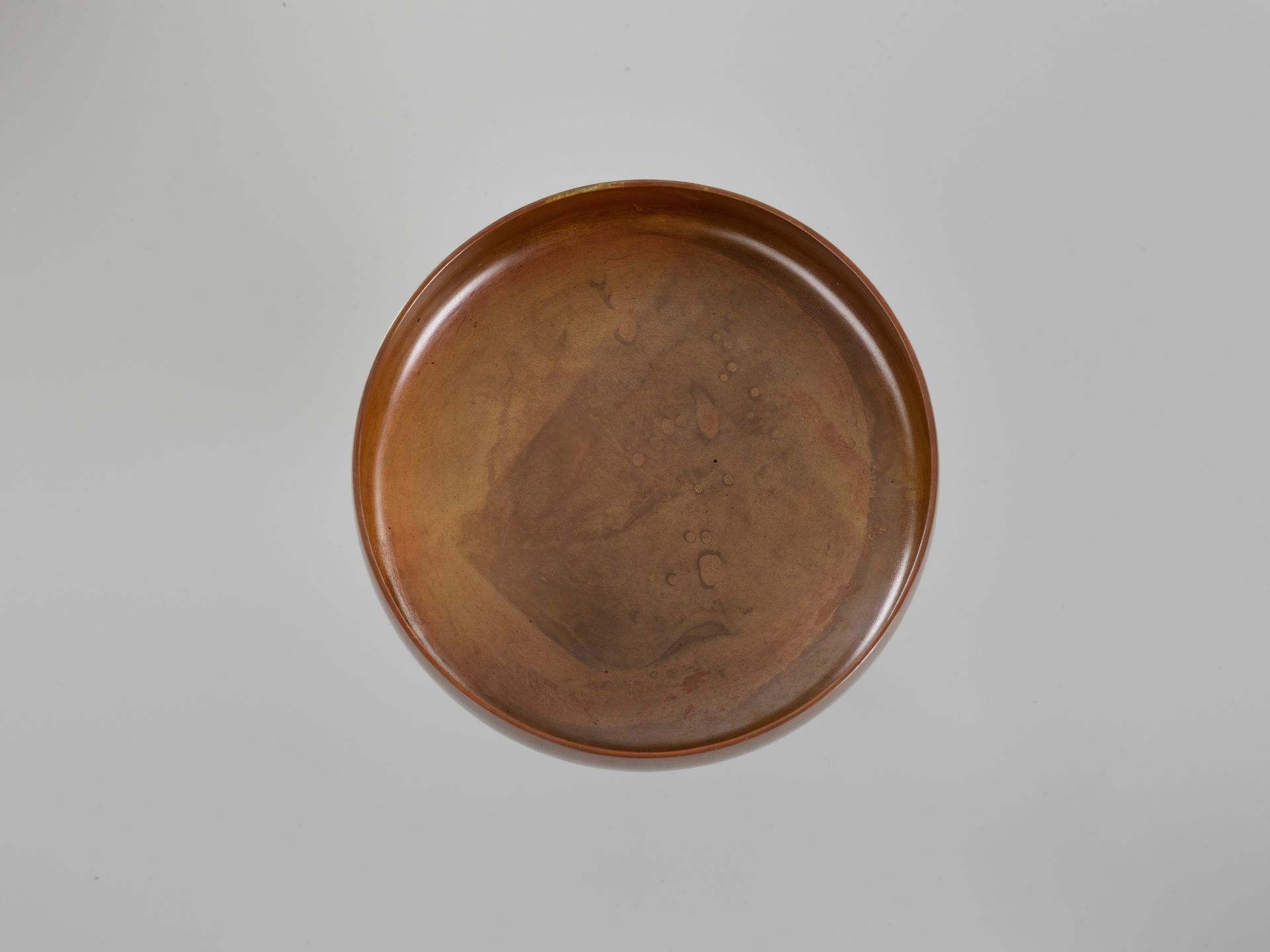 INOUE OF KYOTO: A SUPERB AND LARGE CIRCULAR INLAID BRONZE BOX AND COVER - Image 6 of 9