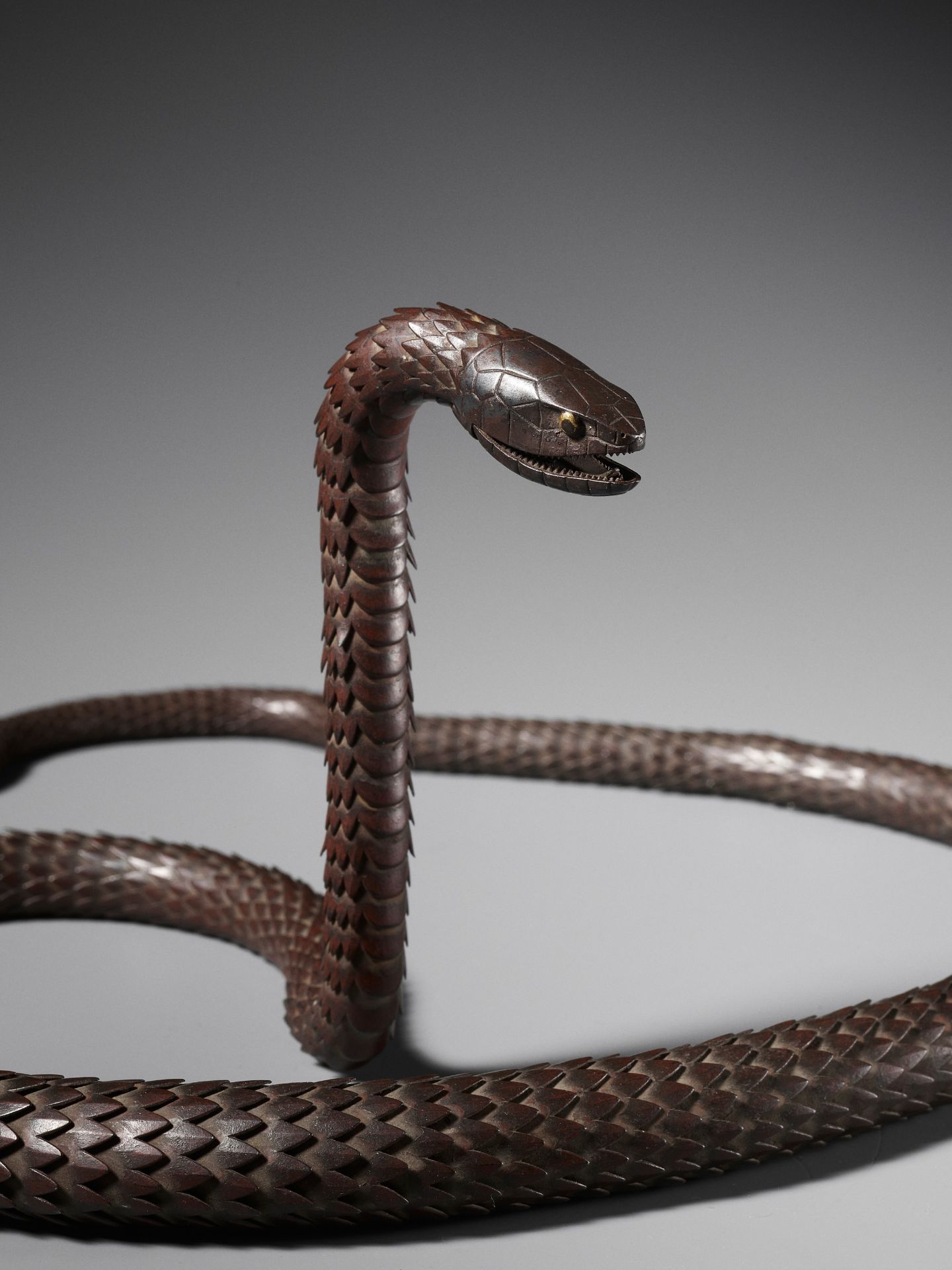 MYOCHIN MUNEKAZU: A SUPERB IRON ARTICULATED MODEL OF A SNAKE - Image 8 of 13