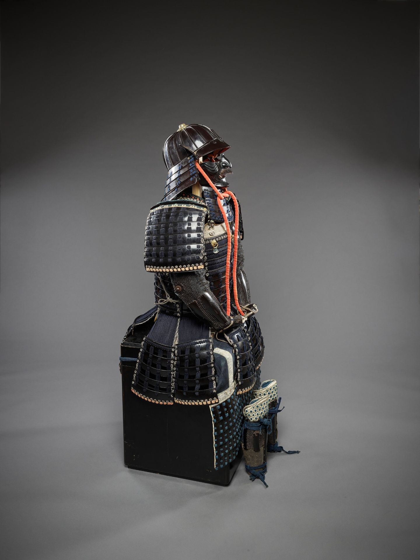 A SUIT OF ARMOR WITH SUJIBACHI KABUTO - Image 7 of 8