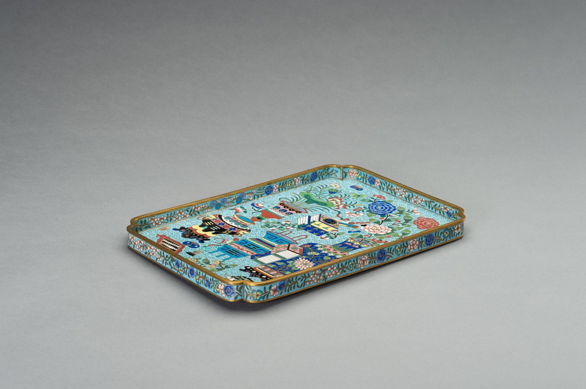 A FINE CLOISONNE ENAMEL TRAY, 19th CENTURY - Image 2 of 11