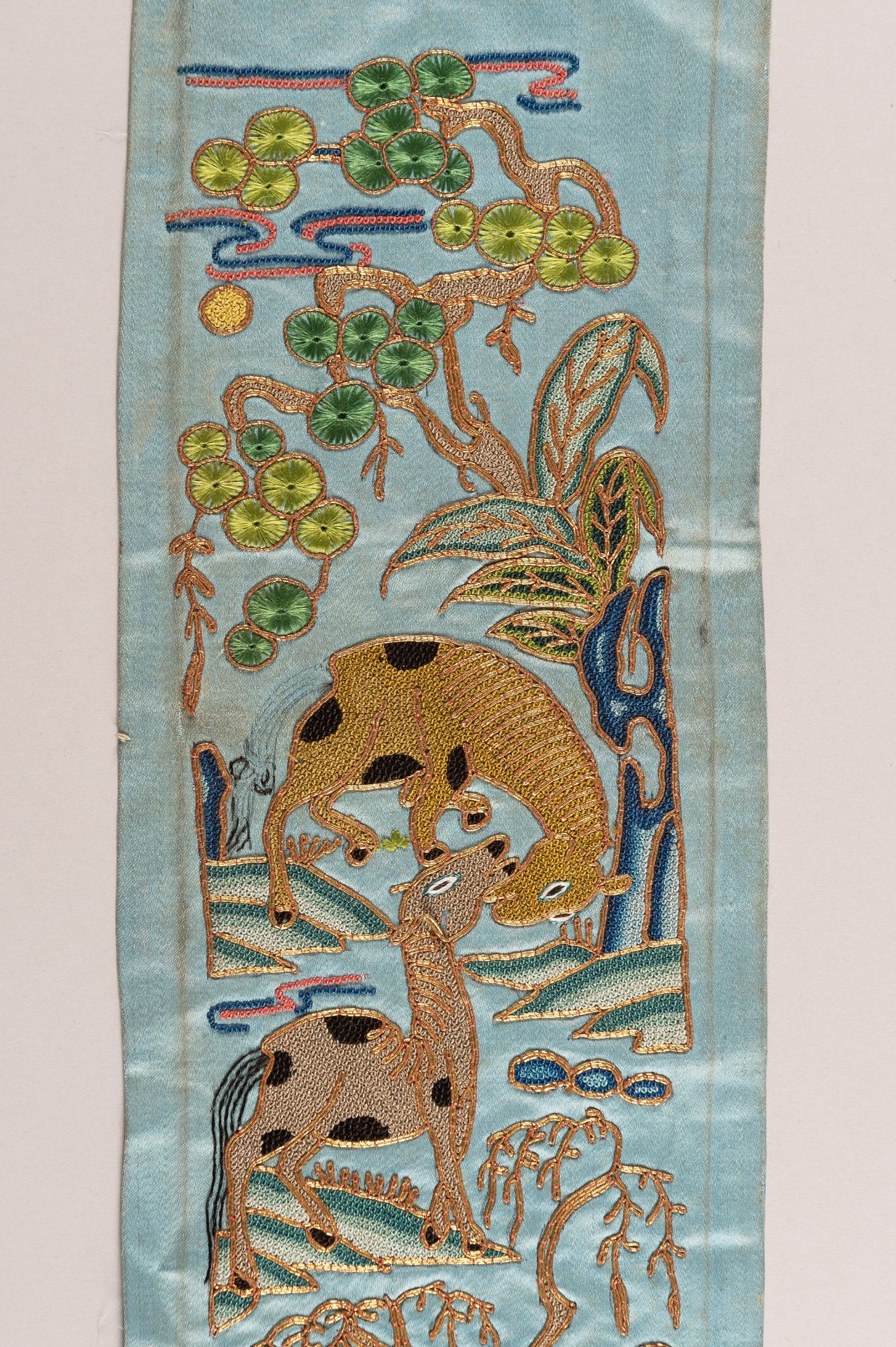 A PAIR OF 'EIGHT HORSES OF MUWANG' SILK SLEEVE BANDS, LATE QING DYNASTY - Image 3 of 8