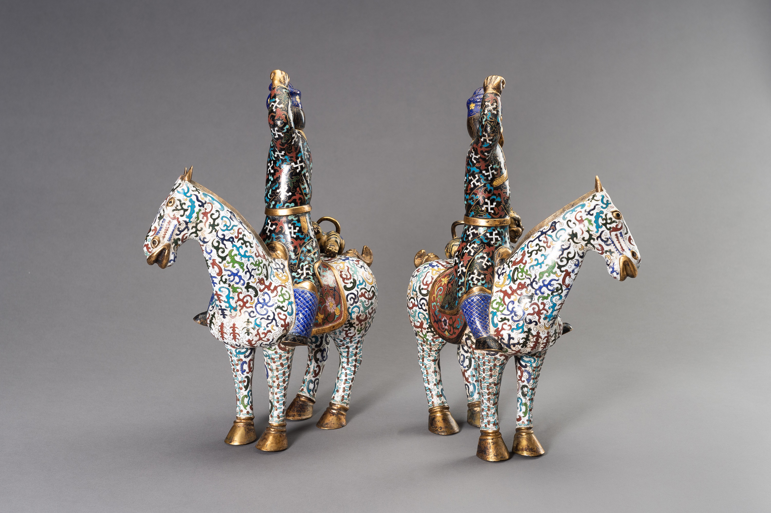 A PAIR OF CLOISONNE ENAMEL PERSIAN EQUESTRIANS, 20TH CENTURY - Image 10 of 12