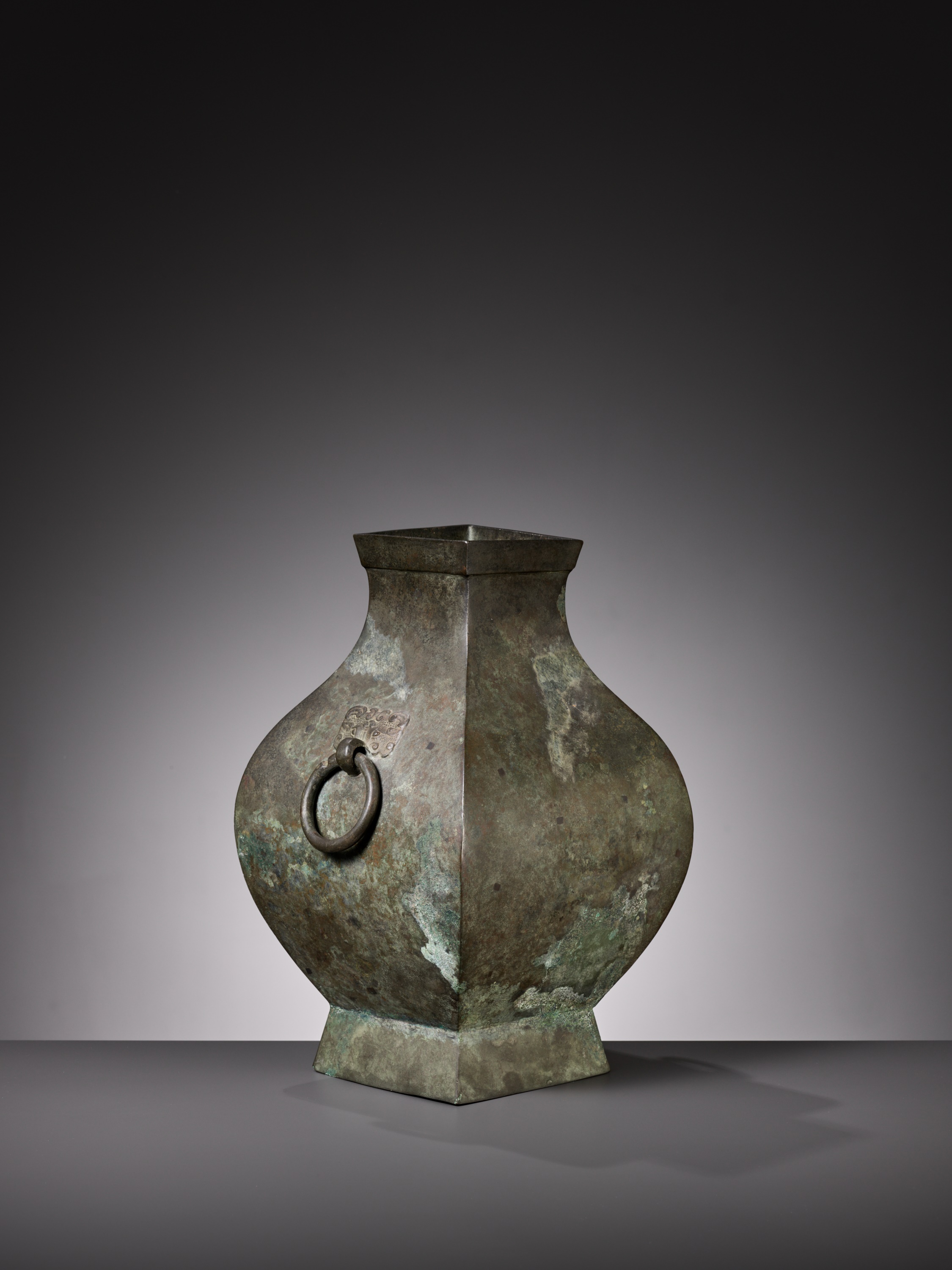 A BRONZE STORAGE VESSEL, FANGHU, HAN DYNASTY - Image 9 of 12