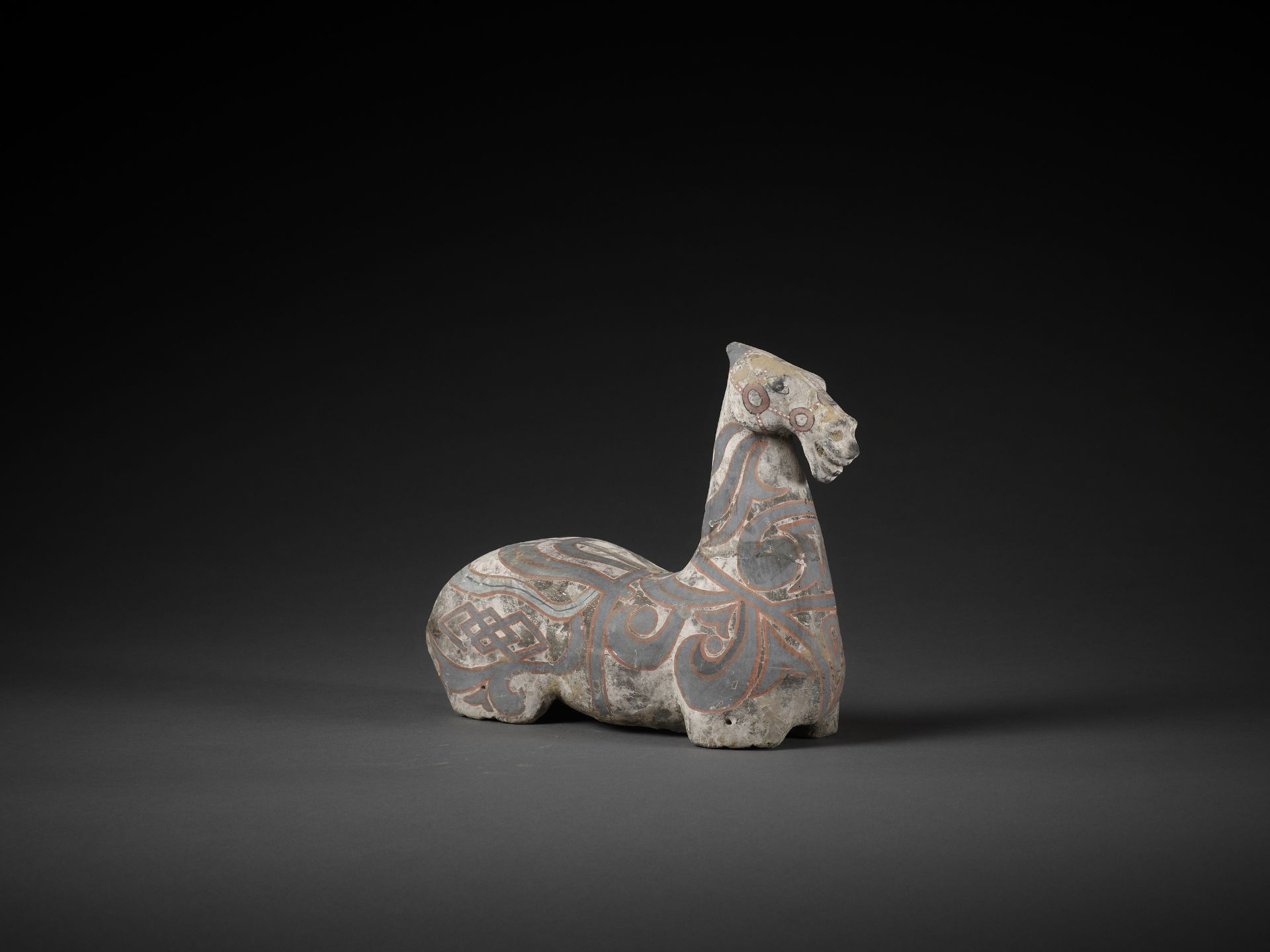 A FINELY PAINTED HAN DYNASTY MODEL OF A HORSE - Image 6 of 9