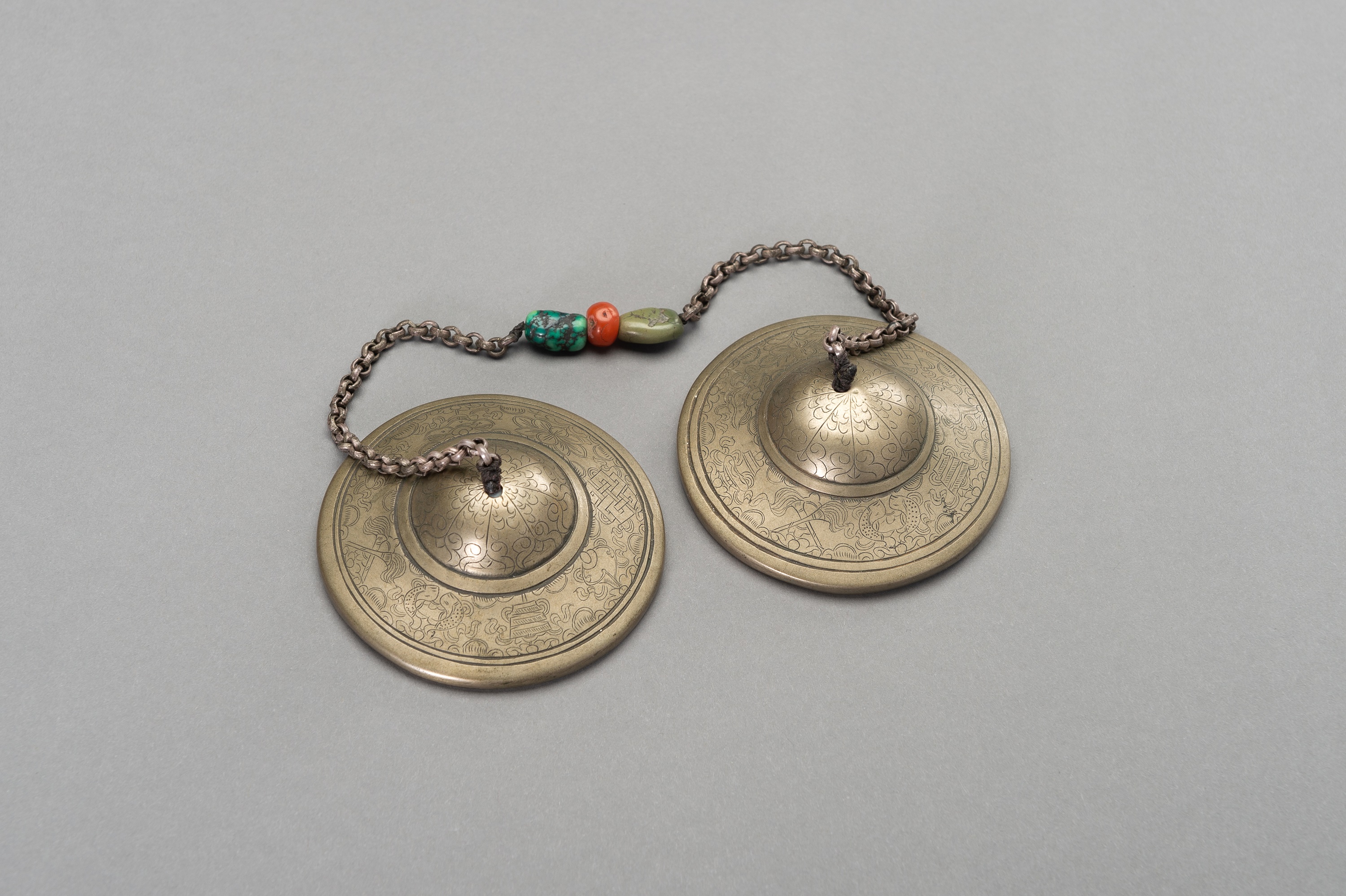 A PAIR OF TIBETAN RITUAL CYMBALS, 1900s - Image 2 of 7