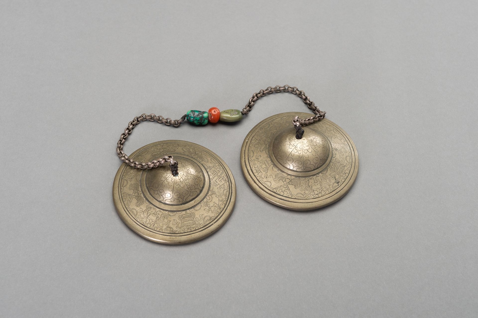 A PAIR OF TIBETAN RITUAL CYMBALS, 1900s - Image 2 of 7