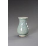 A CRACKLE-GLAZED CELADON VASE, QING TO REPUBLIC