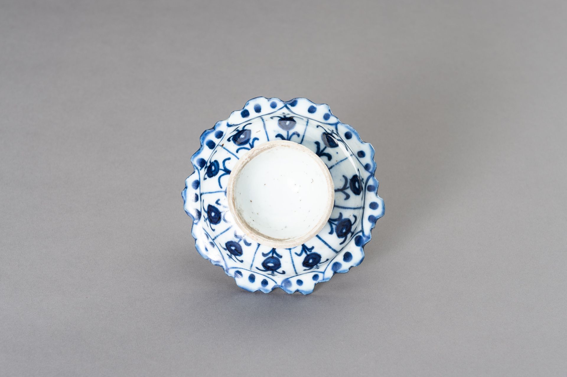A BLUE AND WHITE TAZZA, QING - Image 10 of 10