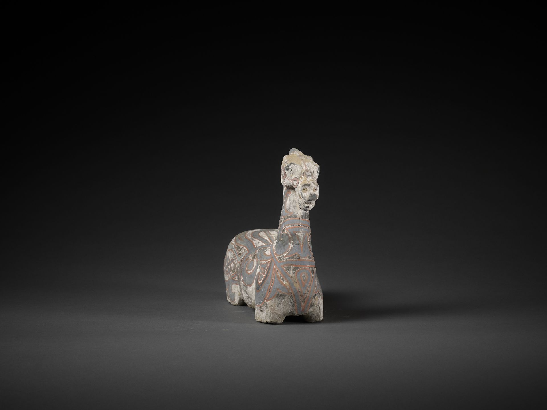 A FINELY PAINTED HAN DYNASTY MODEL OF A HORSE - Image 7 of 9