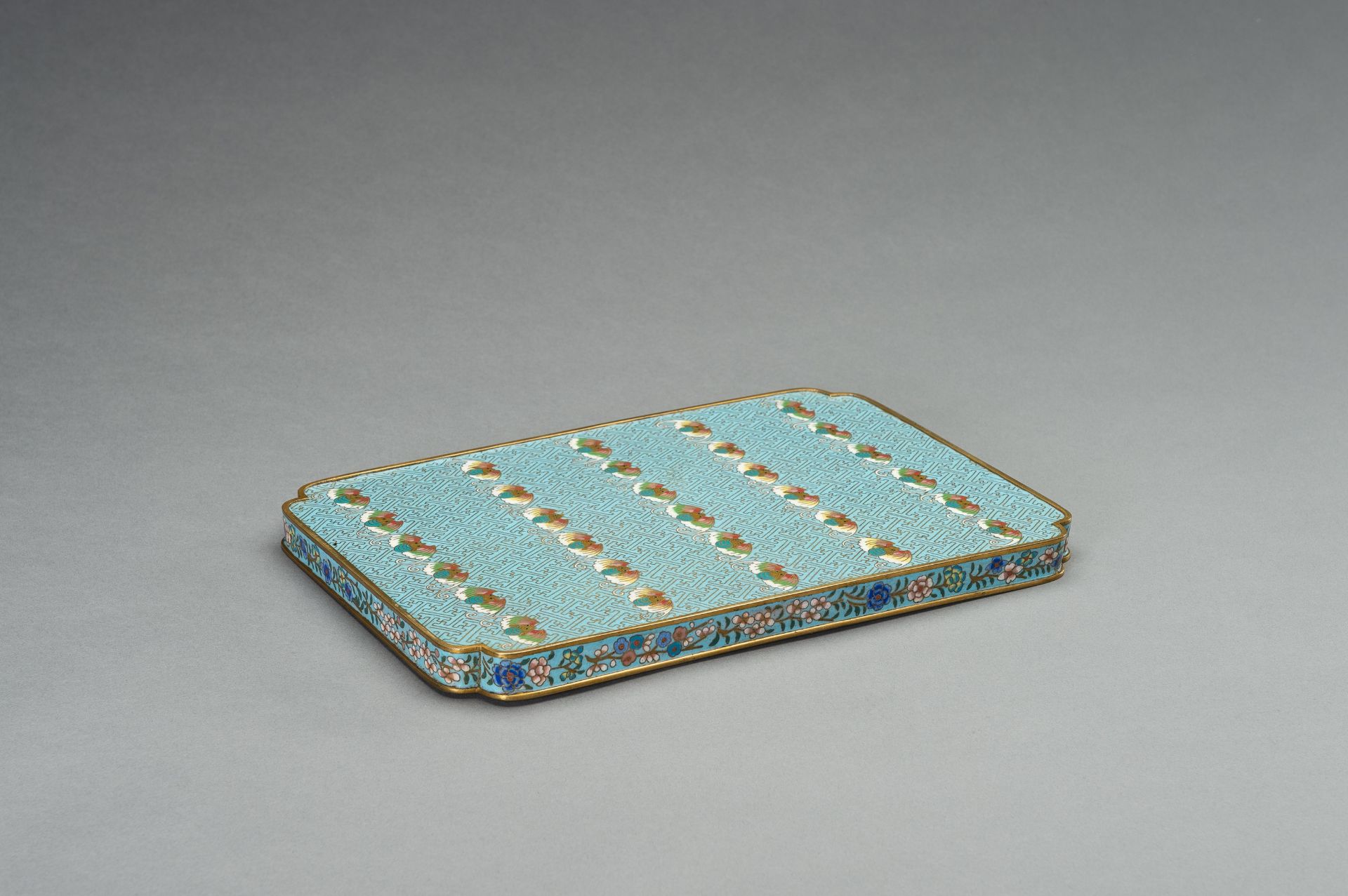 A FINE CLOISONNE ENAMEL TRAY, 19th CENTURY - Image 8 of 11