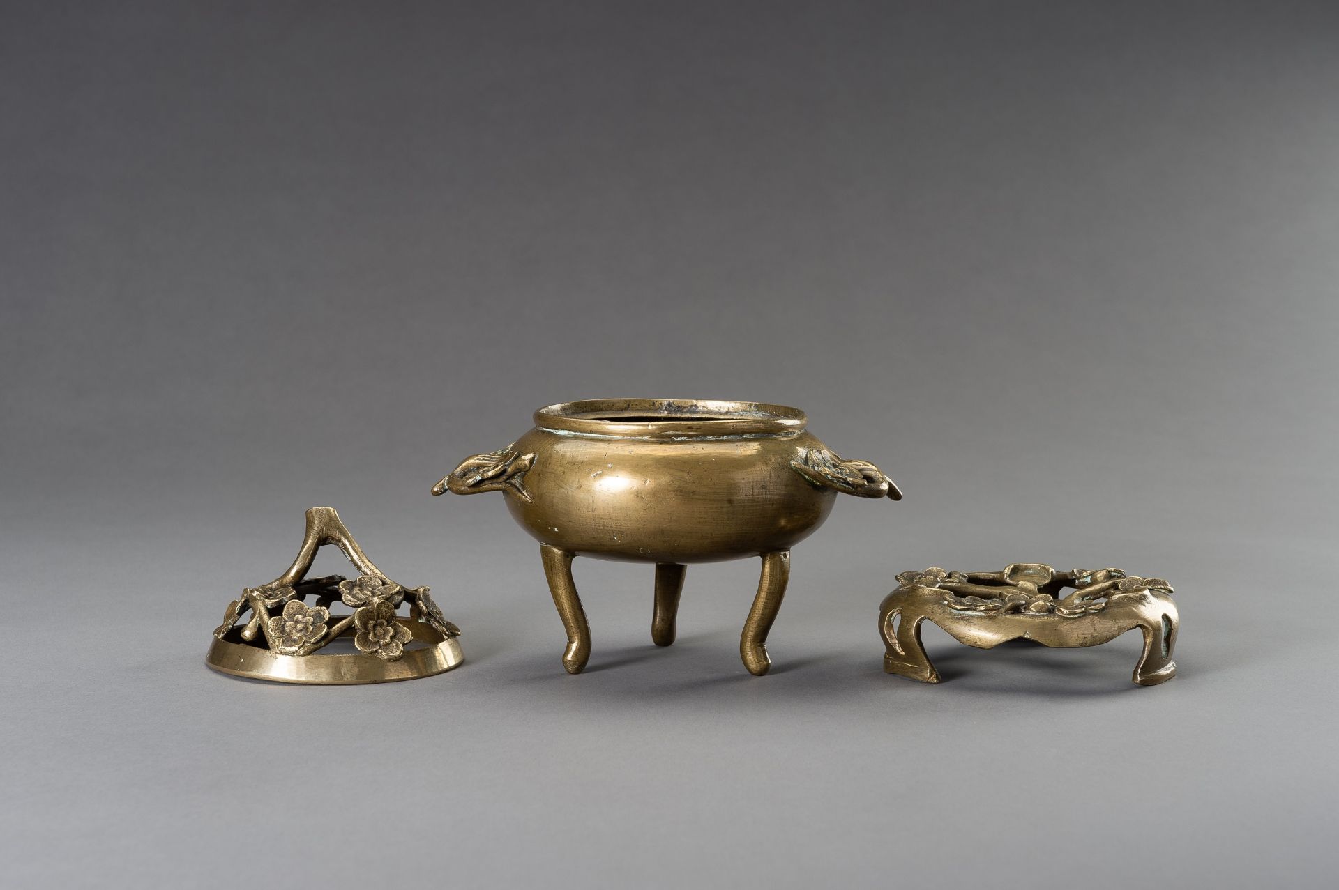 A 'CHERRY BLOSSOMS' BRONZE TRIPOD CENSER WITH MATCHING STAND, QING DYNASTY - Image 7 of 12