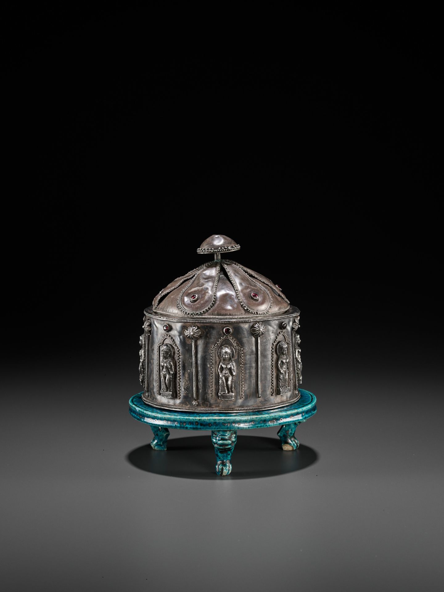 AN INDIAN MIXED METAL BOX AND COVER, 18th - 19th CENTURY - Image 11 of 12