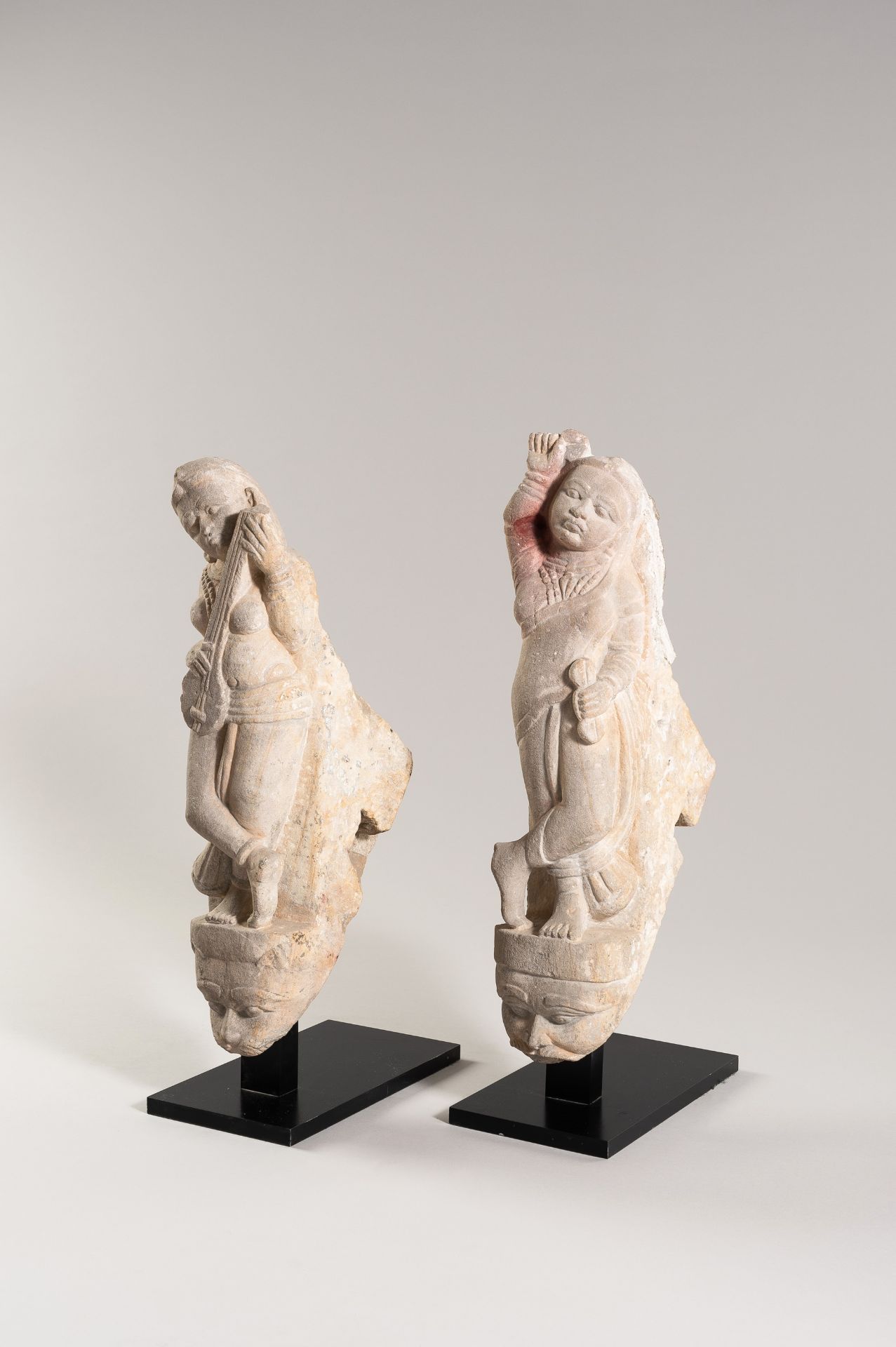 A PAIR OF ALASAKANYA SCULPTURES, 17th CENTURY - Image 12 of 17