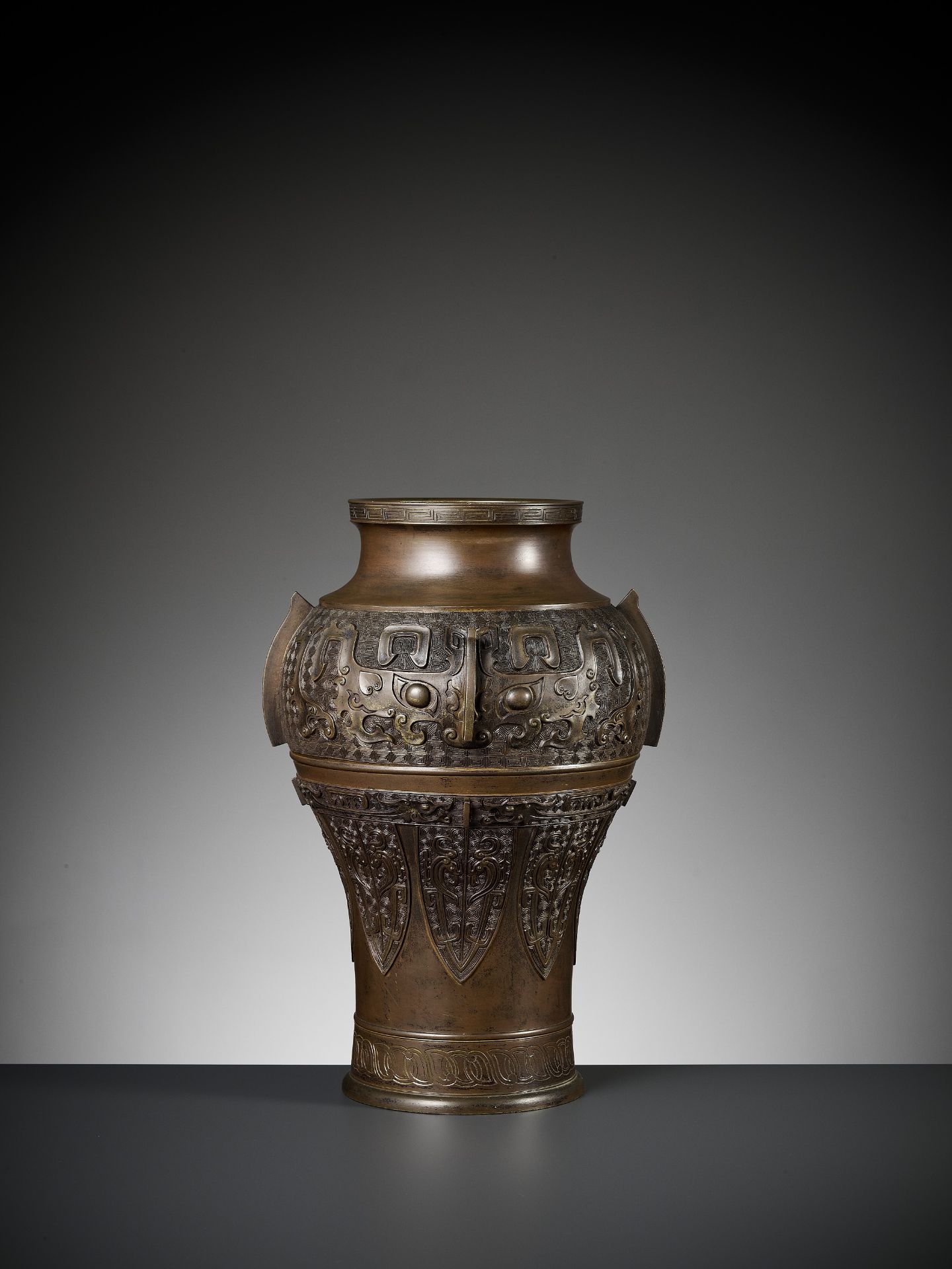 A MASSIVE BRONZE 'ARCHAISTIC' BALUSTER VASE, LATE MING TO EARLY QING - Image 5 of 10