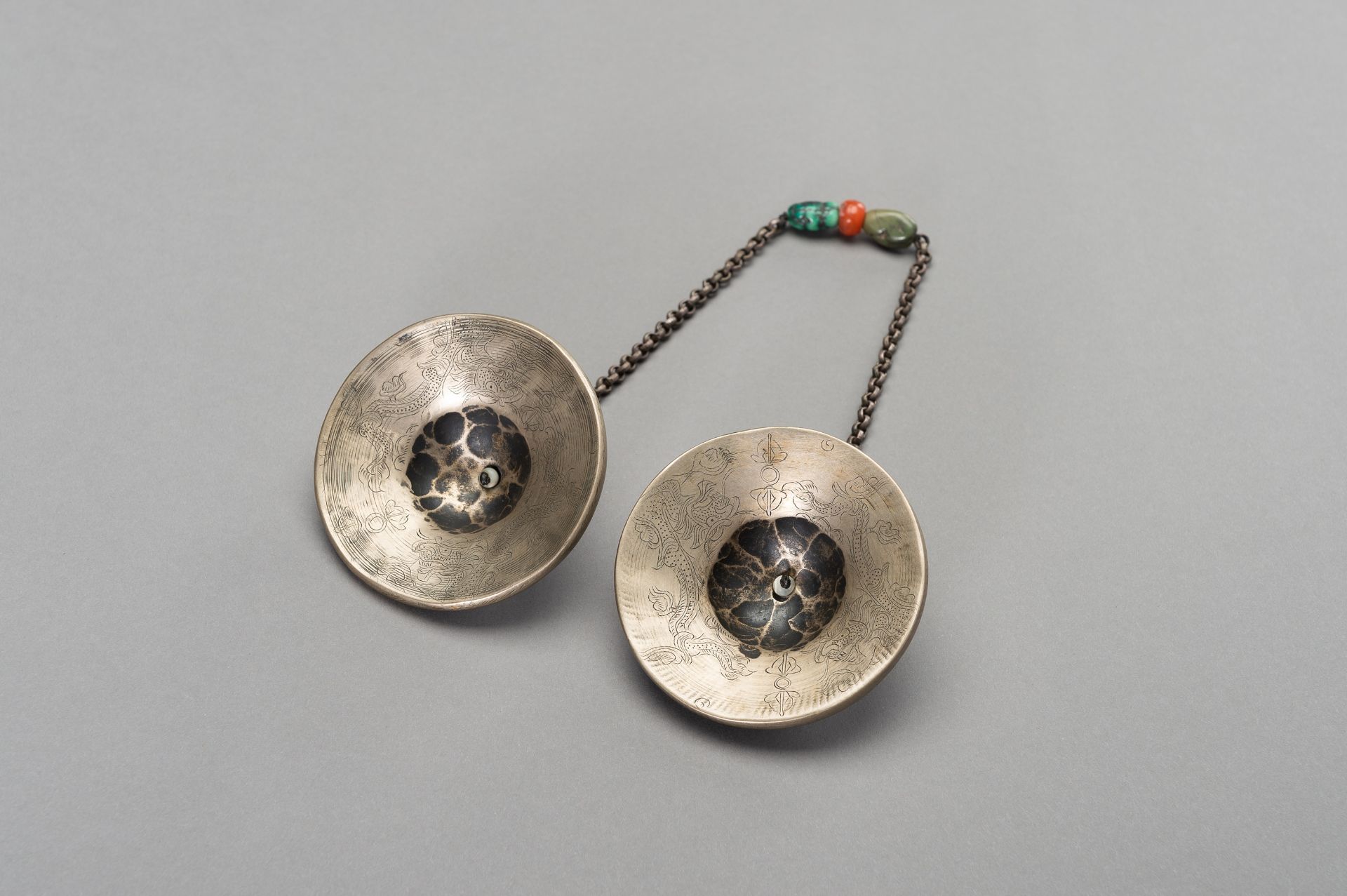 A PAIR OF TIBETAN RITUAL CYMBALS, 1900s - Image 7 of 7