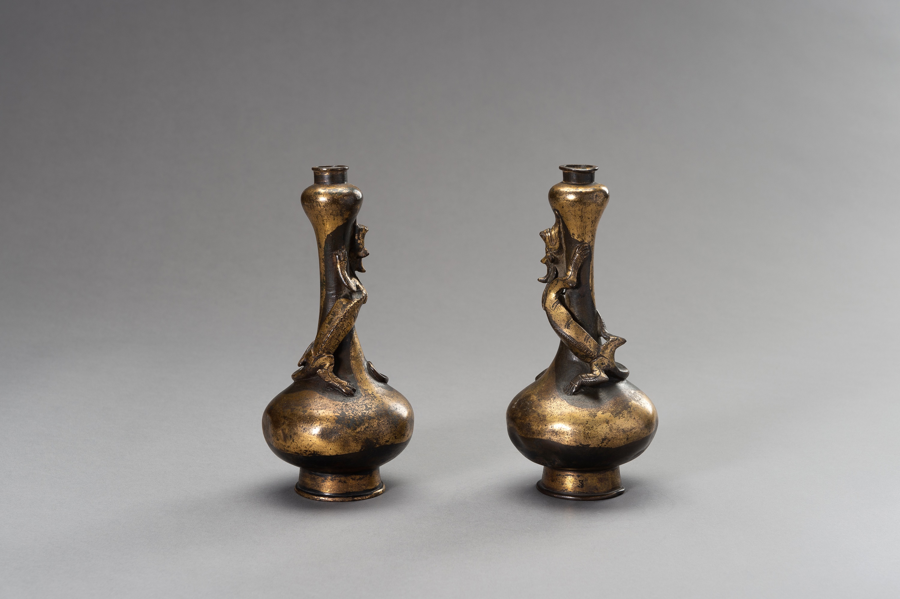 A PAIR OF PARCEL-GILT GARLIC HEAD VASES, 17TH CENTURY - Image 2 of 9