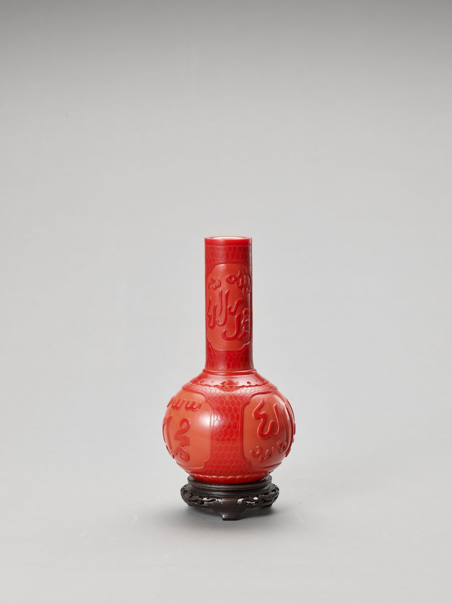 A RED PEKING GLASS BOTTLE VASE FOR THE ISLAMIC MARKET - Image 4 of 7