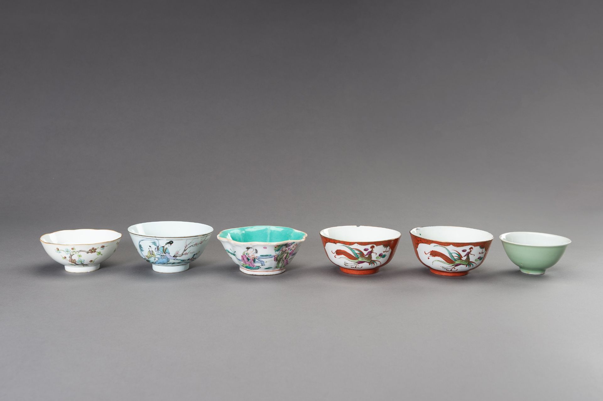 A MIXED LOT WITH SIX PORCELAIN BOWLS, REPUBLIC PERIOD OR LATER