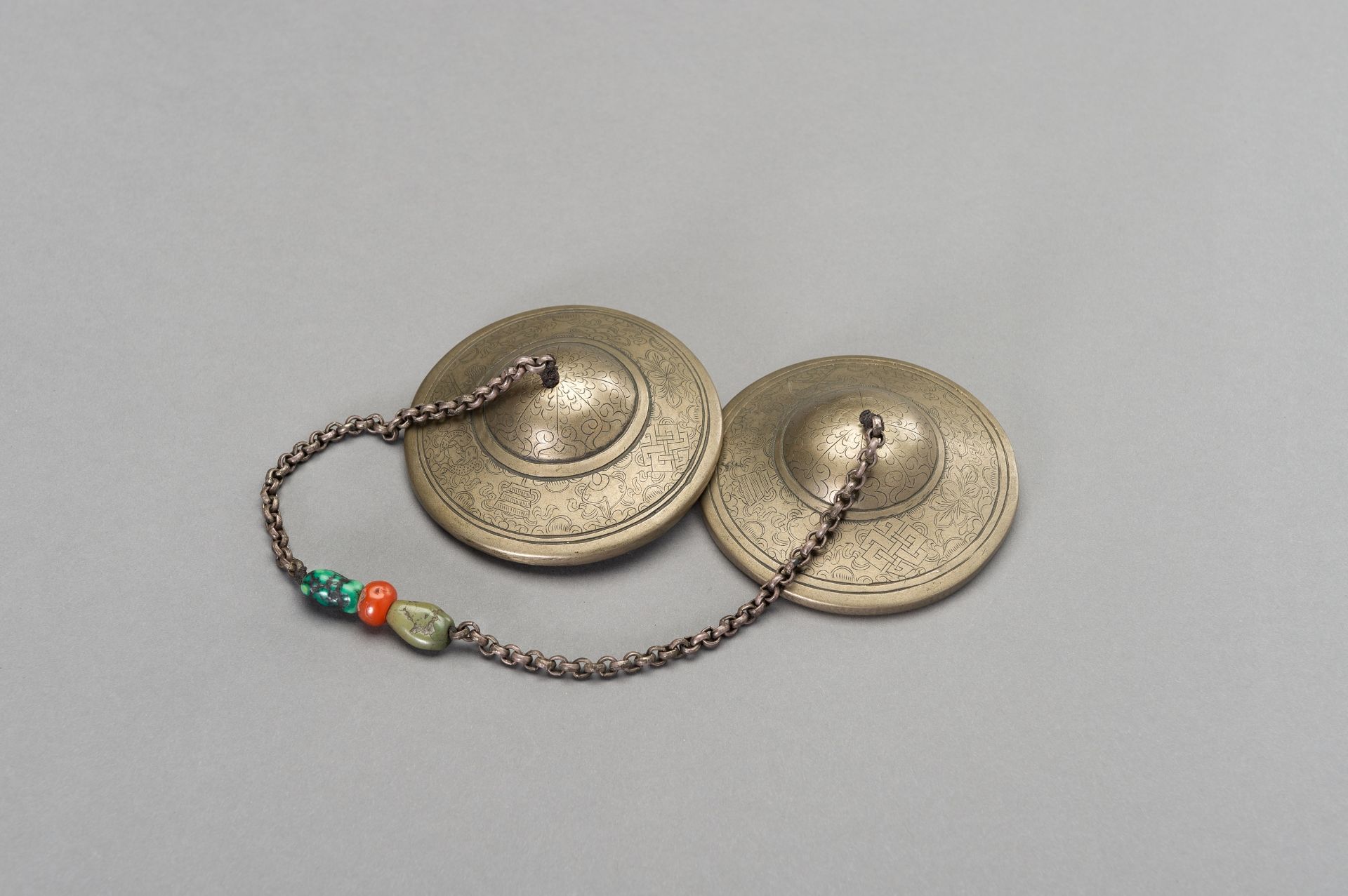 A PAIR OF TIBETAN RITUAL CYMBALS, 1900s - Image 4 of 7