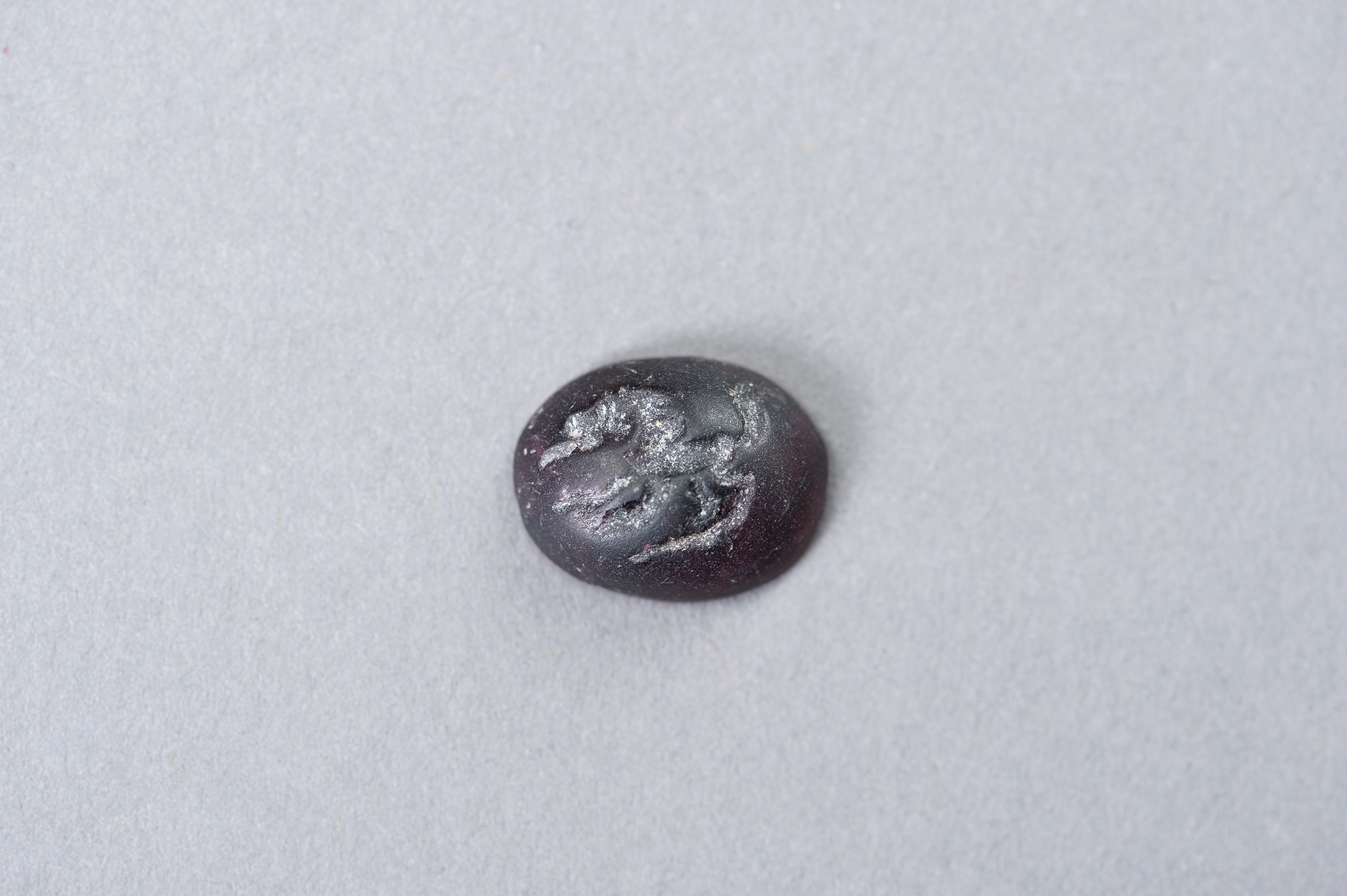 A SET OF THREE CARVED INTAGLIO SEALS - Image 4 of 7