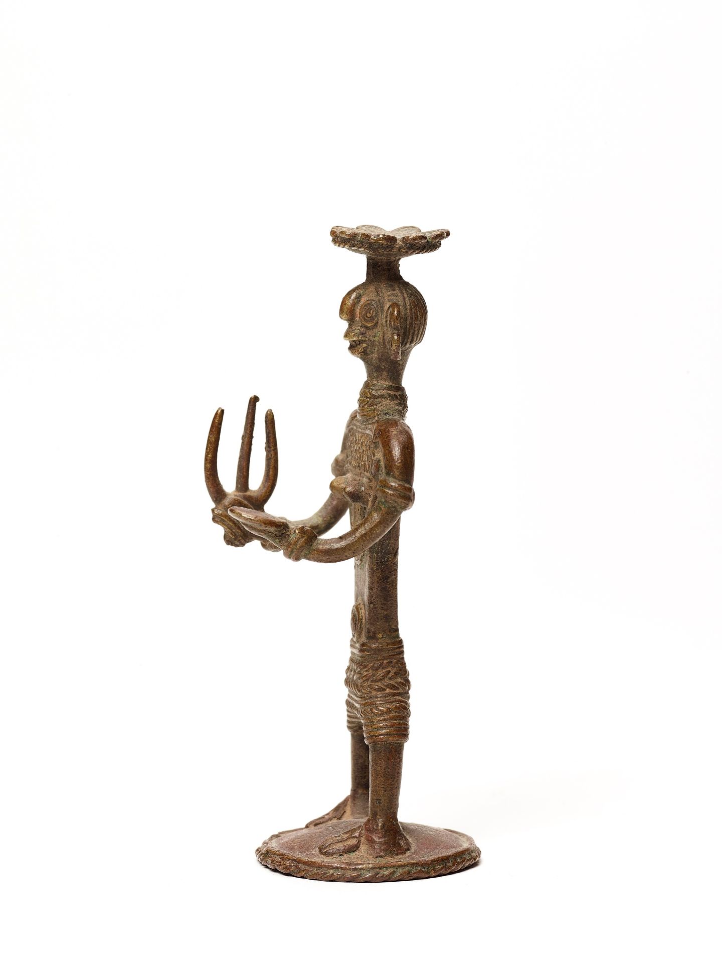 A BASTAR BRONZE OF A FEMALE DEITY WITH TRIDENT AND KHAPPAR - Image 3 of 4