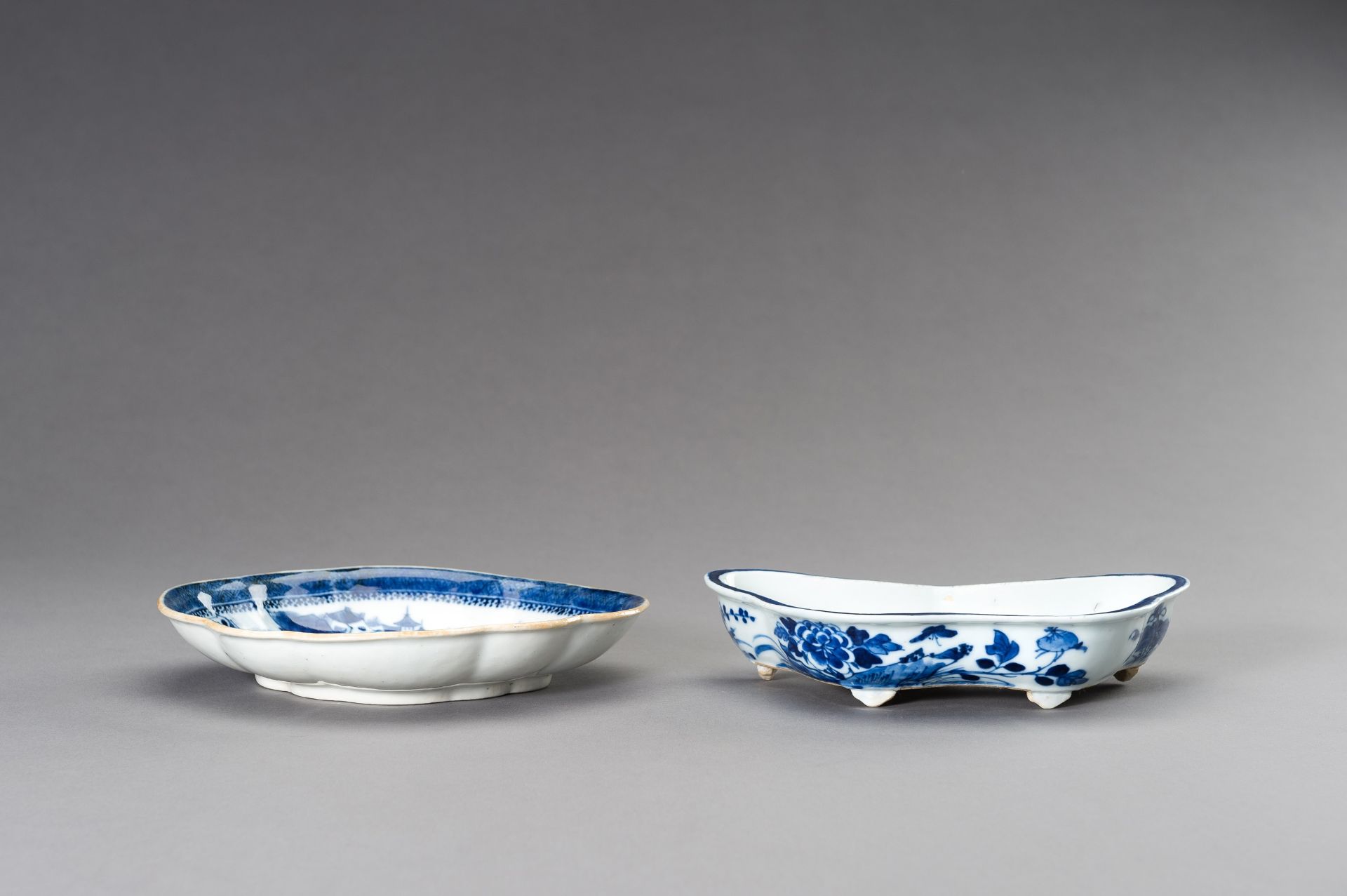 A SET OF TWO BLUE AND WHITE LOBED DISHES, REPUBLIC PERIOD - Image 5 of 8