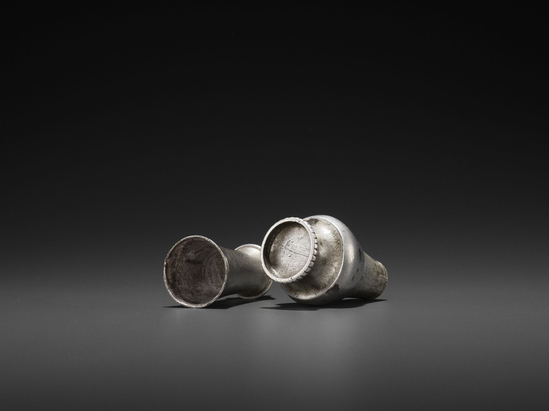 A CHAM SILVER BETEL NUT CONTAINER - Image 6 of 6