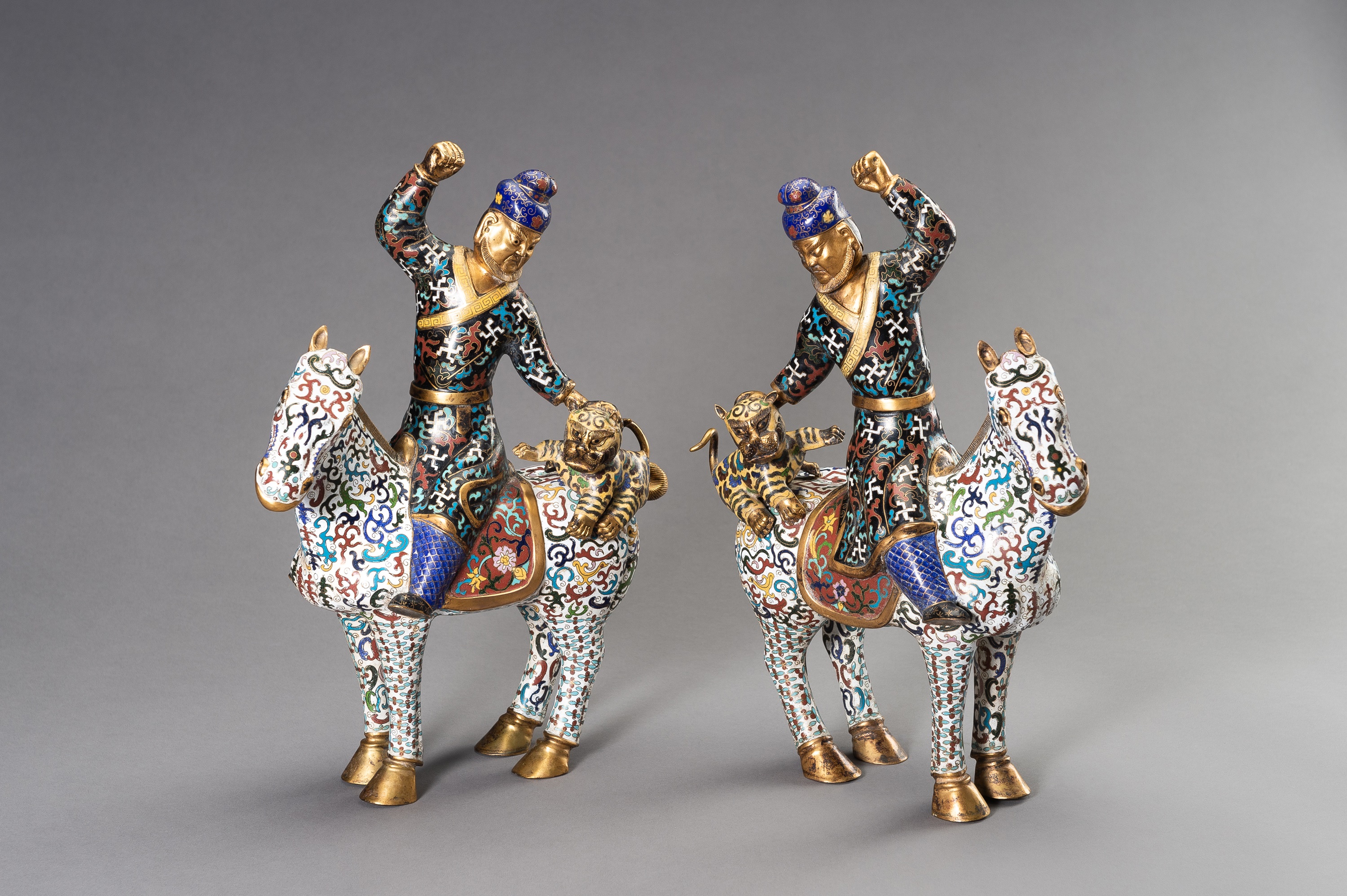 A PAIR OF CLOISONNE ENAMEL PERSIAN EQUESTRIANS, 20TH CENTURY - Image 8 of 12