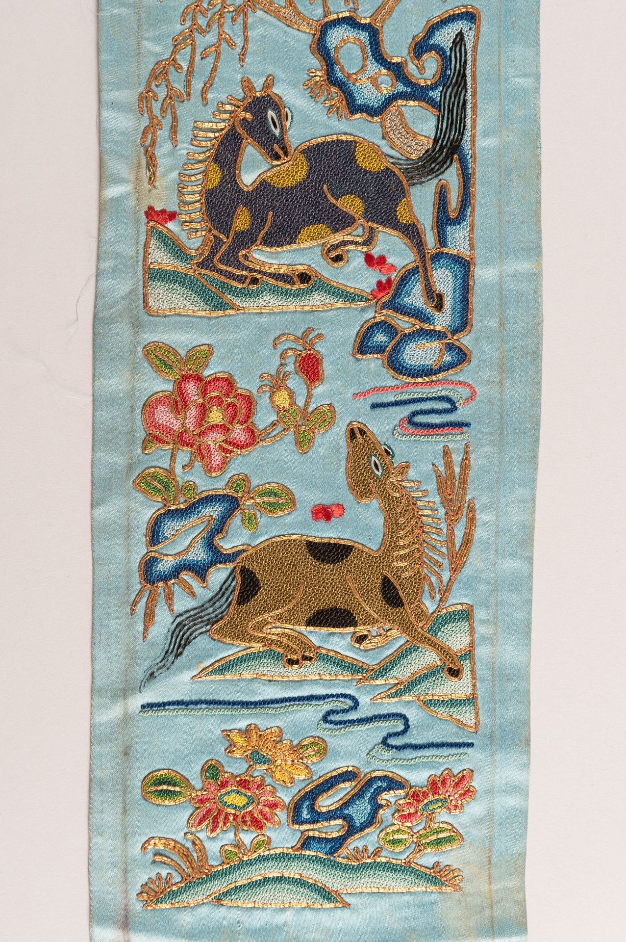 A PAIR OF 'EIGHT HORSES OF MUWANG' SILK SLEEVE BANDS, LATE QING DYNASTY - Image 6 of 8