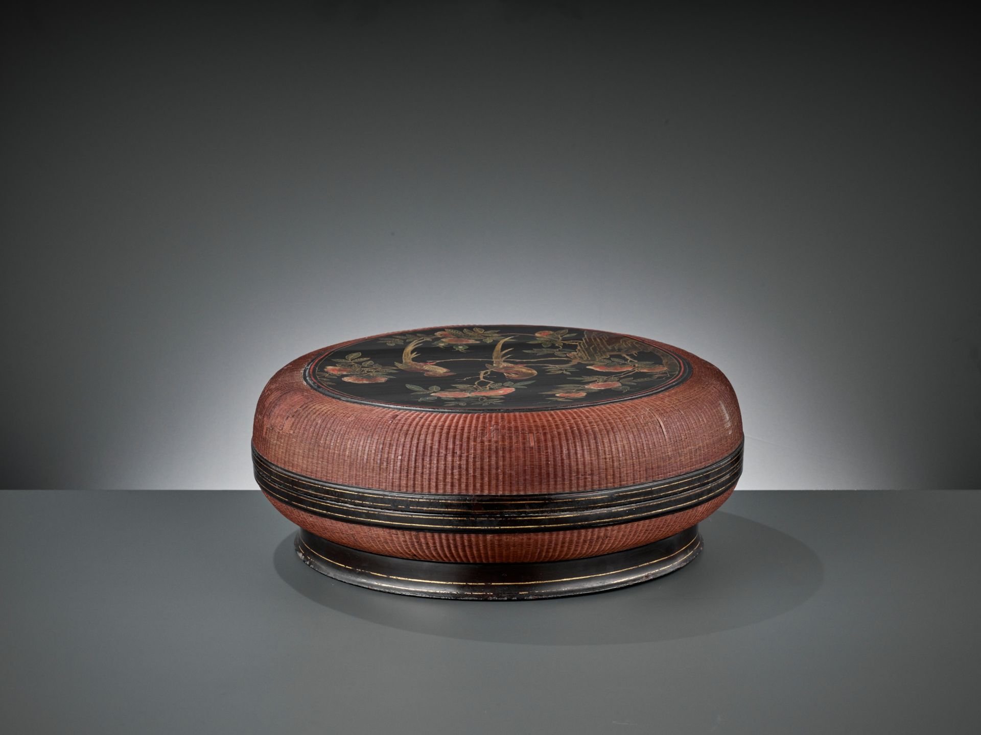 A PAINTED LACQUER 'BASKETWEAVE' BOX AND COVER, DATED 1647 - Bild 7 aus 12